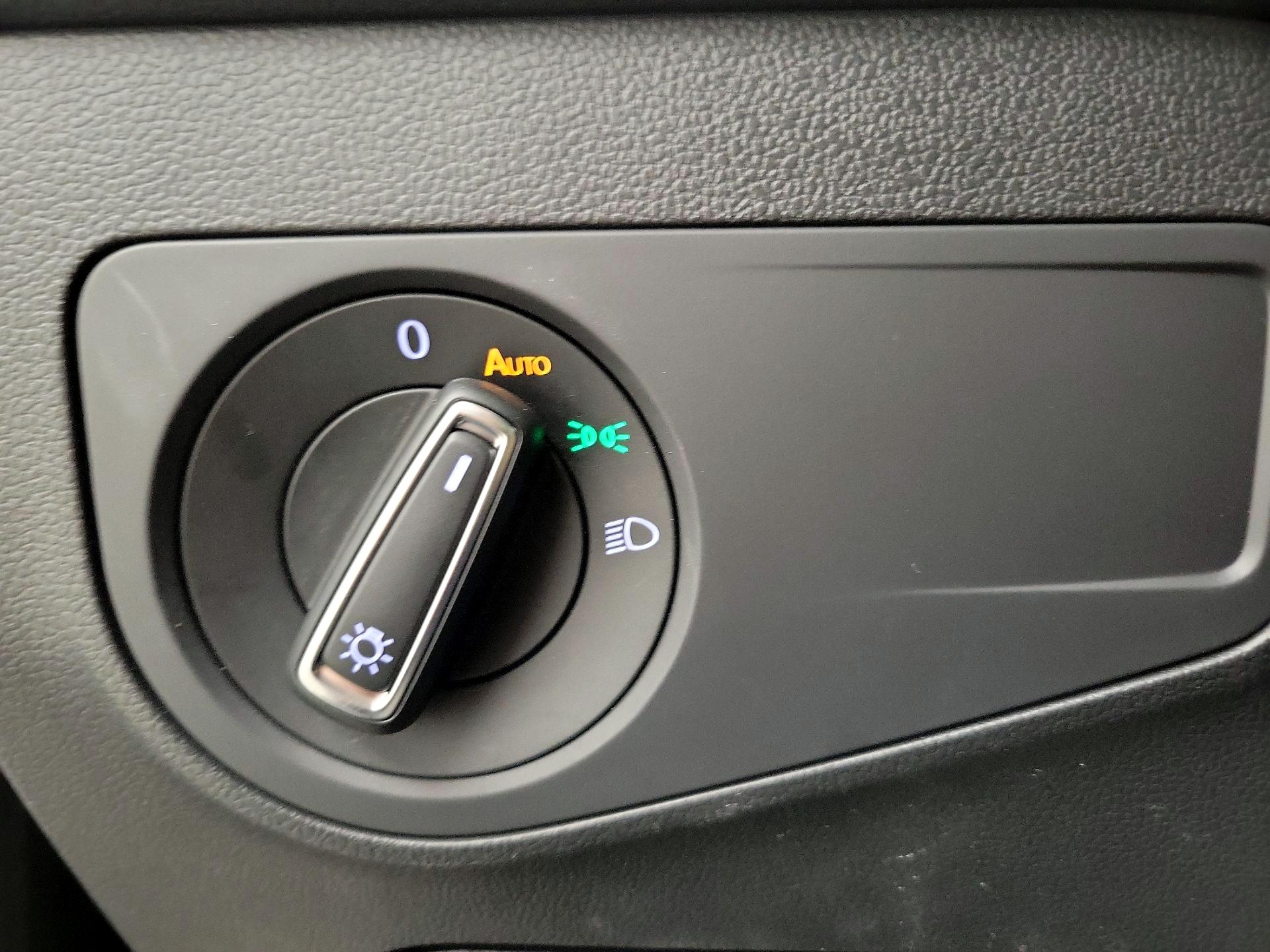 Thumbnail: 2021 Volkswagen Tiguan - 13