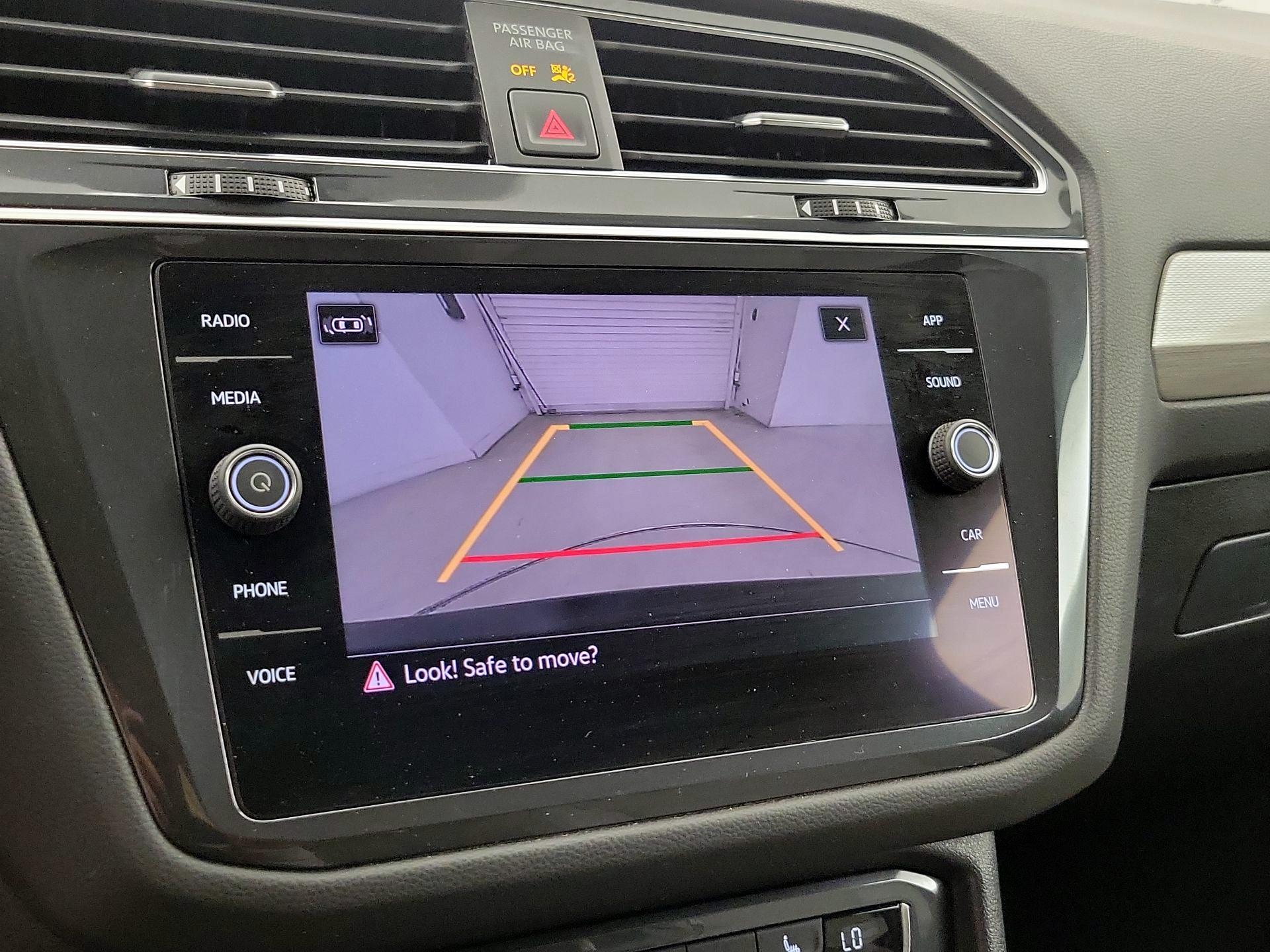 Thumbnail: 2021 Volkswagen Tiguan - 14