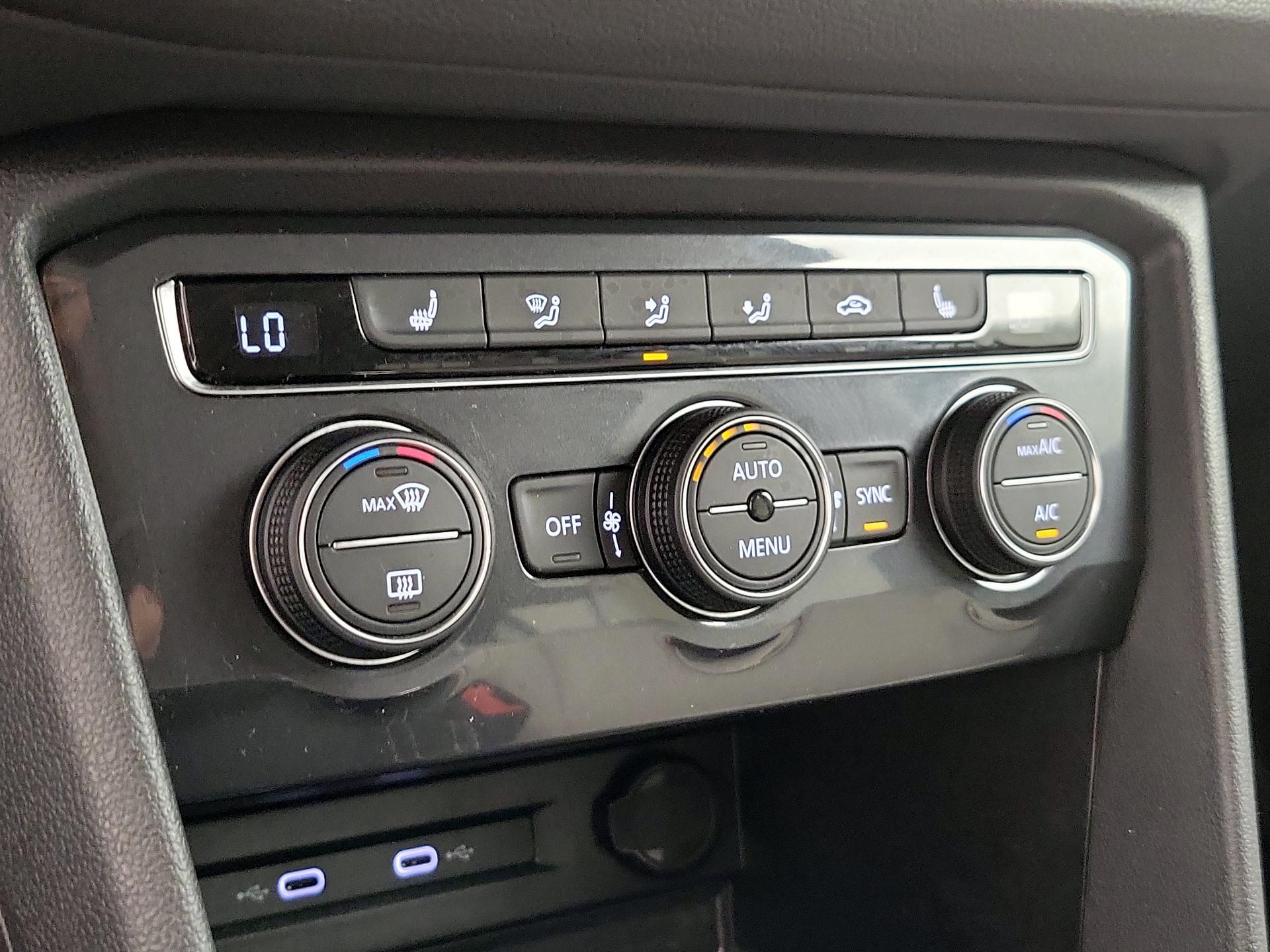 Thumbnail: 2021 Volkswagen Tiguan - 16