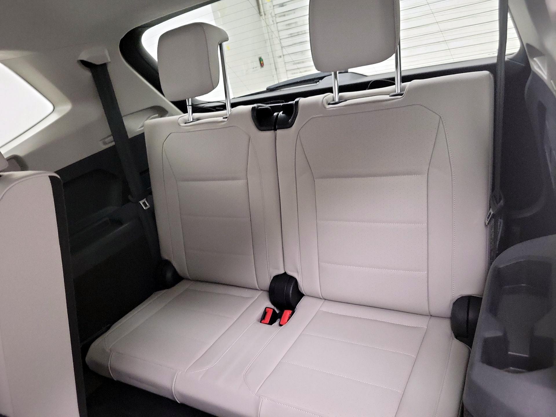 Thumbnail: 2021 Volkswagen Tiguan - 20