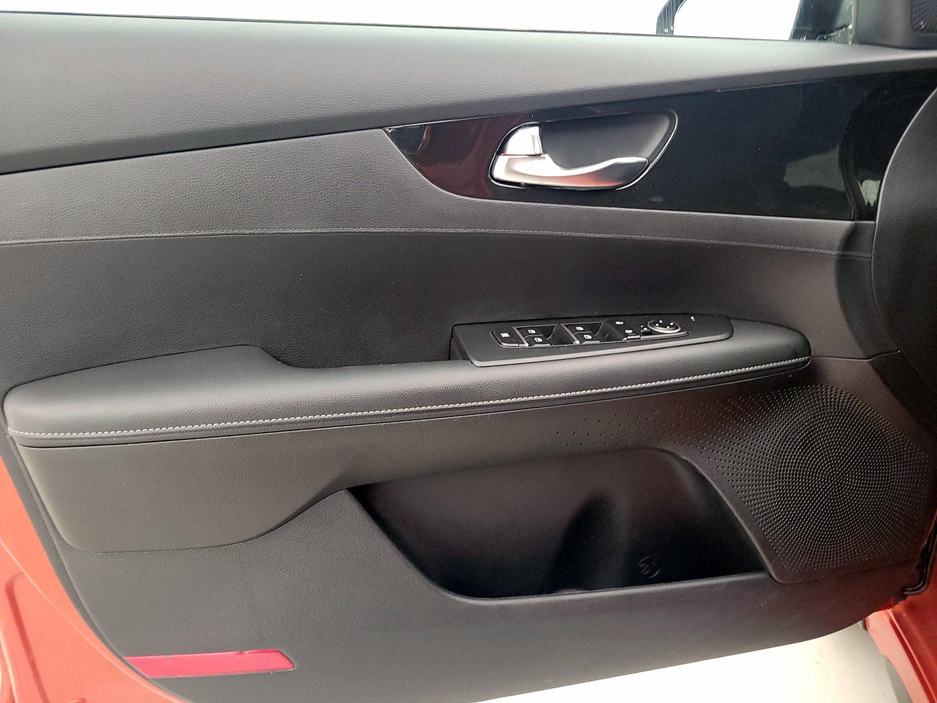 Thumbnail: 2023 Kia Forte - 12