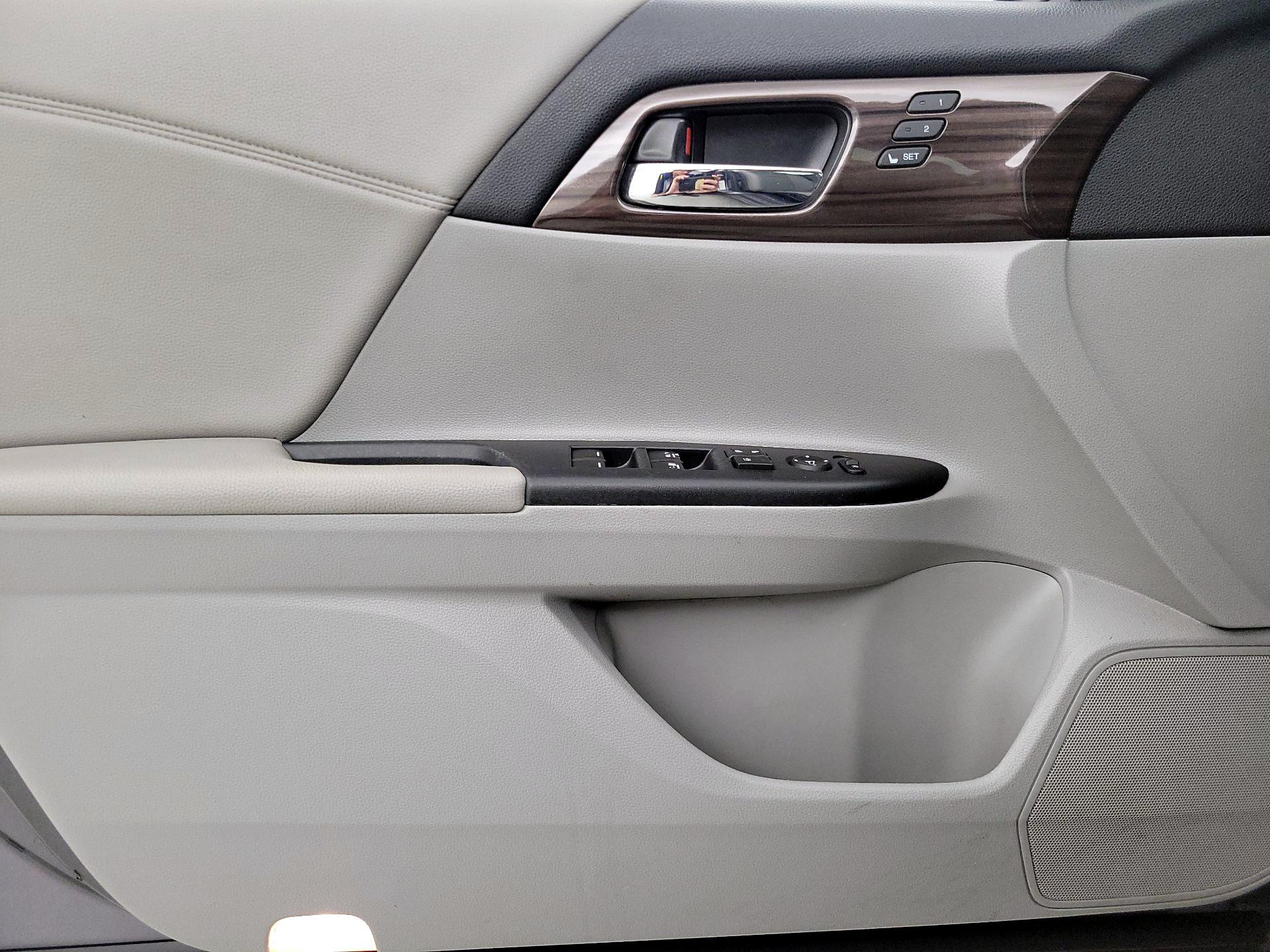 Thumbnail: 2017 Honda Accord - 12