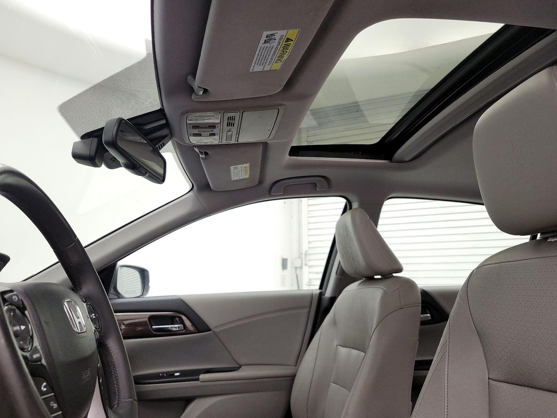 Thumbnail: 2017 Honda Accord - 19