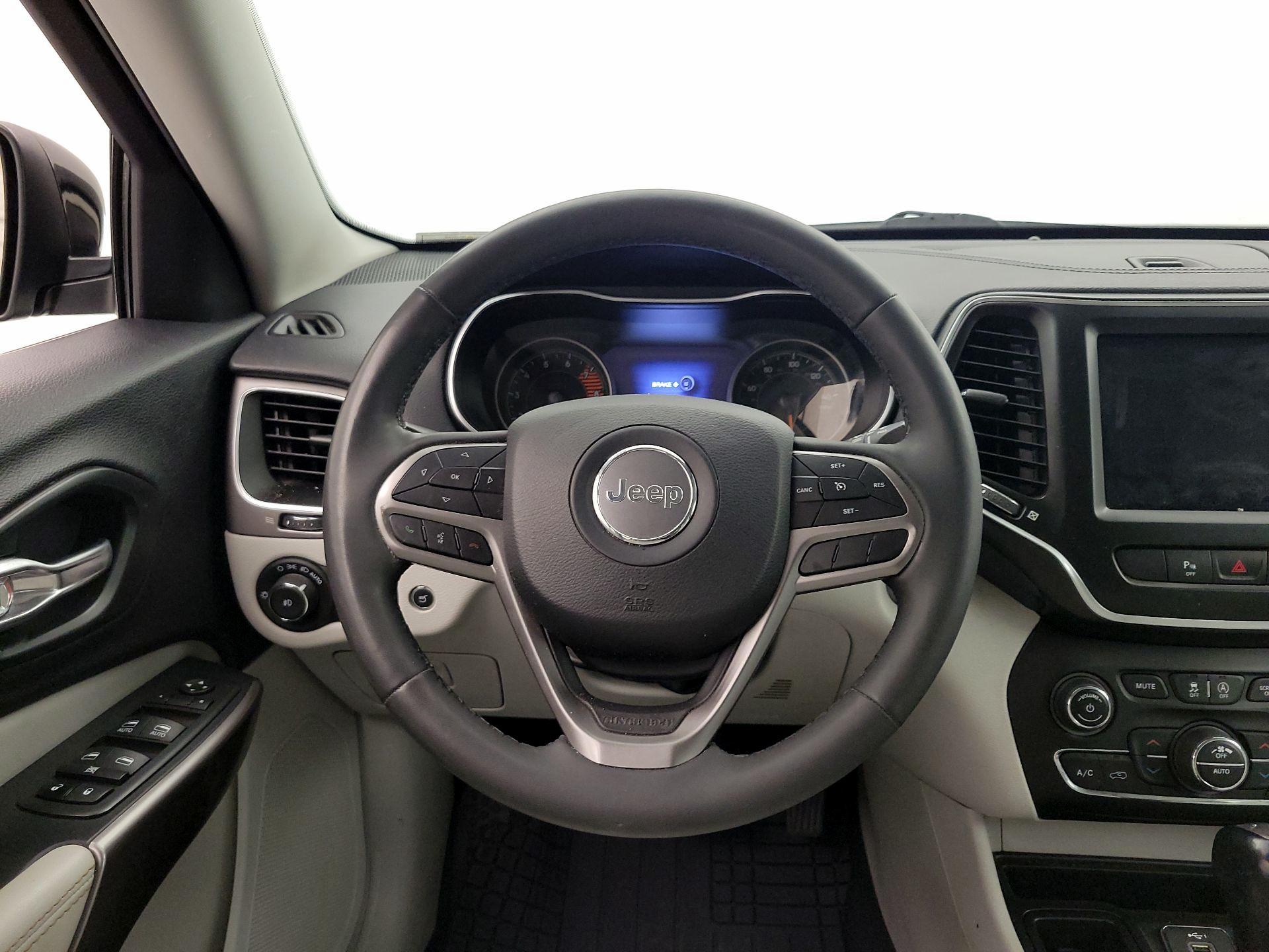 Thumbnail: 2021 Jeep Cherokee - 10