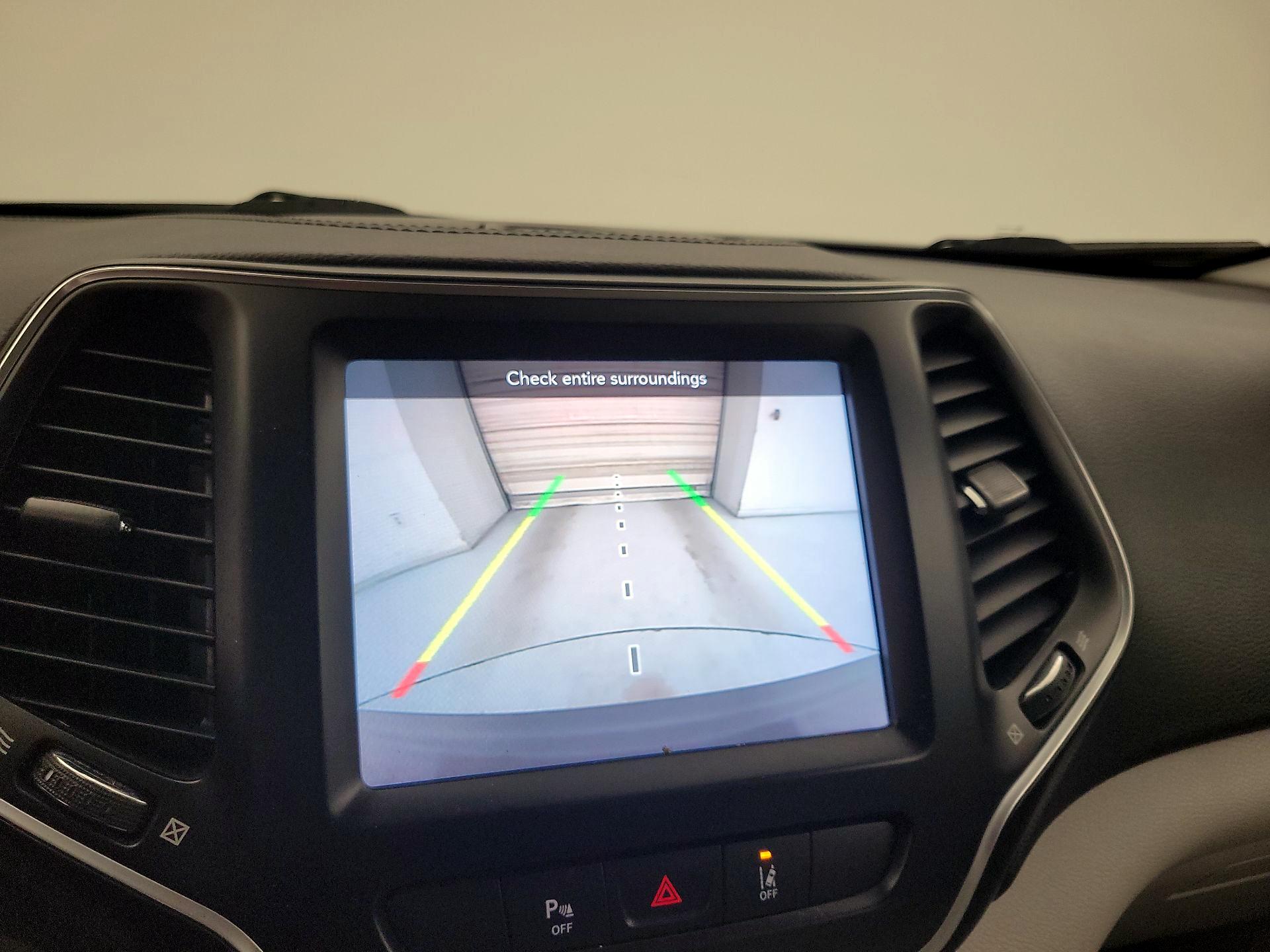 Thumbnail: 2021 Jeep Cherokee - 14