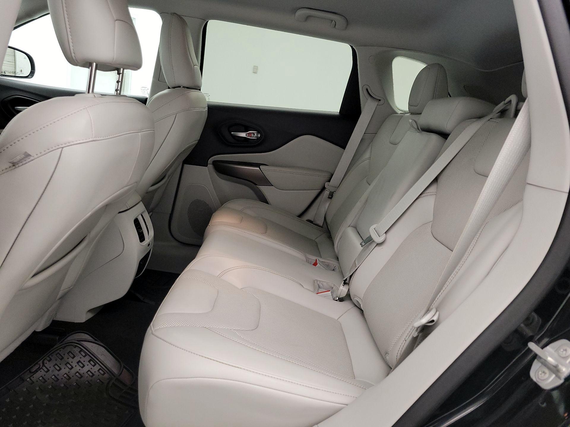 Thumbnail: 2021 Jeep Cherokee - 19