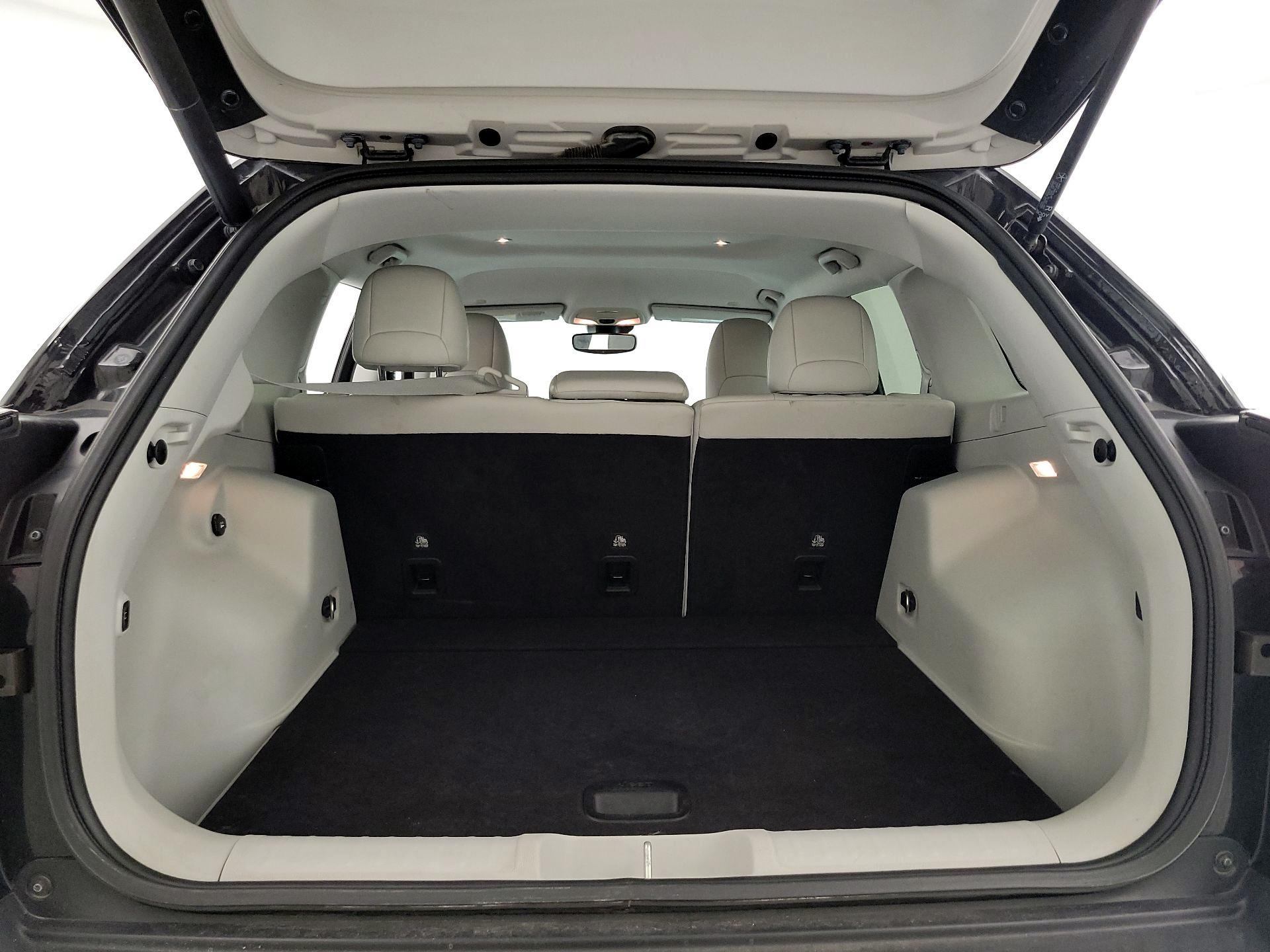 Thumbnail: 2021 Jeep Cherokee - 20