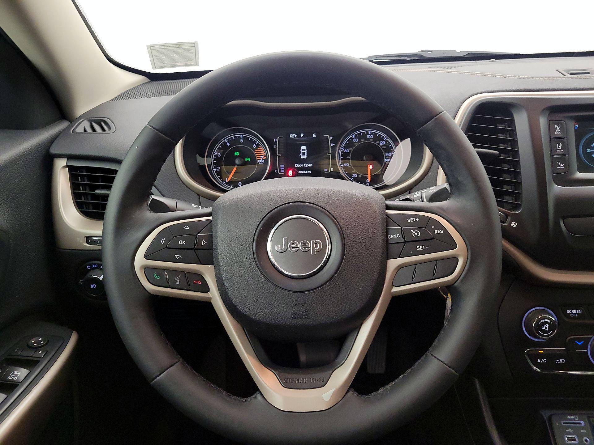 Thumbnail: 2017 Jeep Cherokee - 10