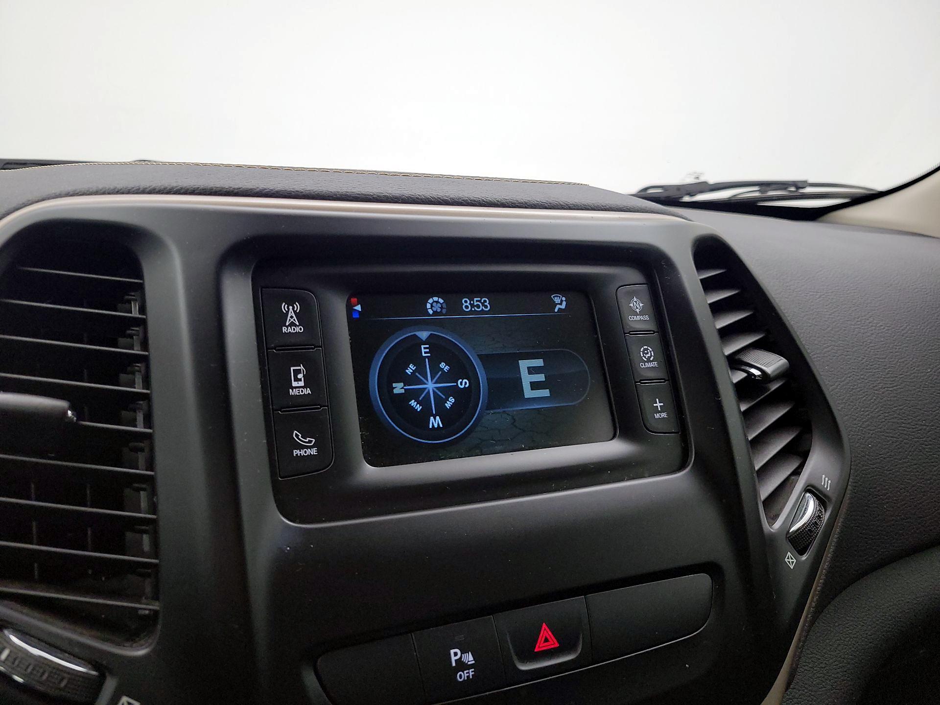 Thumbnail: 2017 Jeep Cherokee - 14