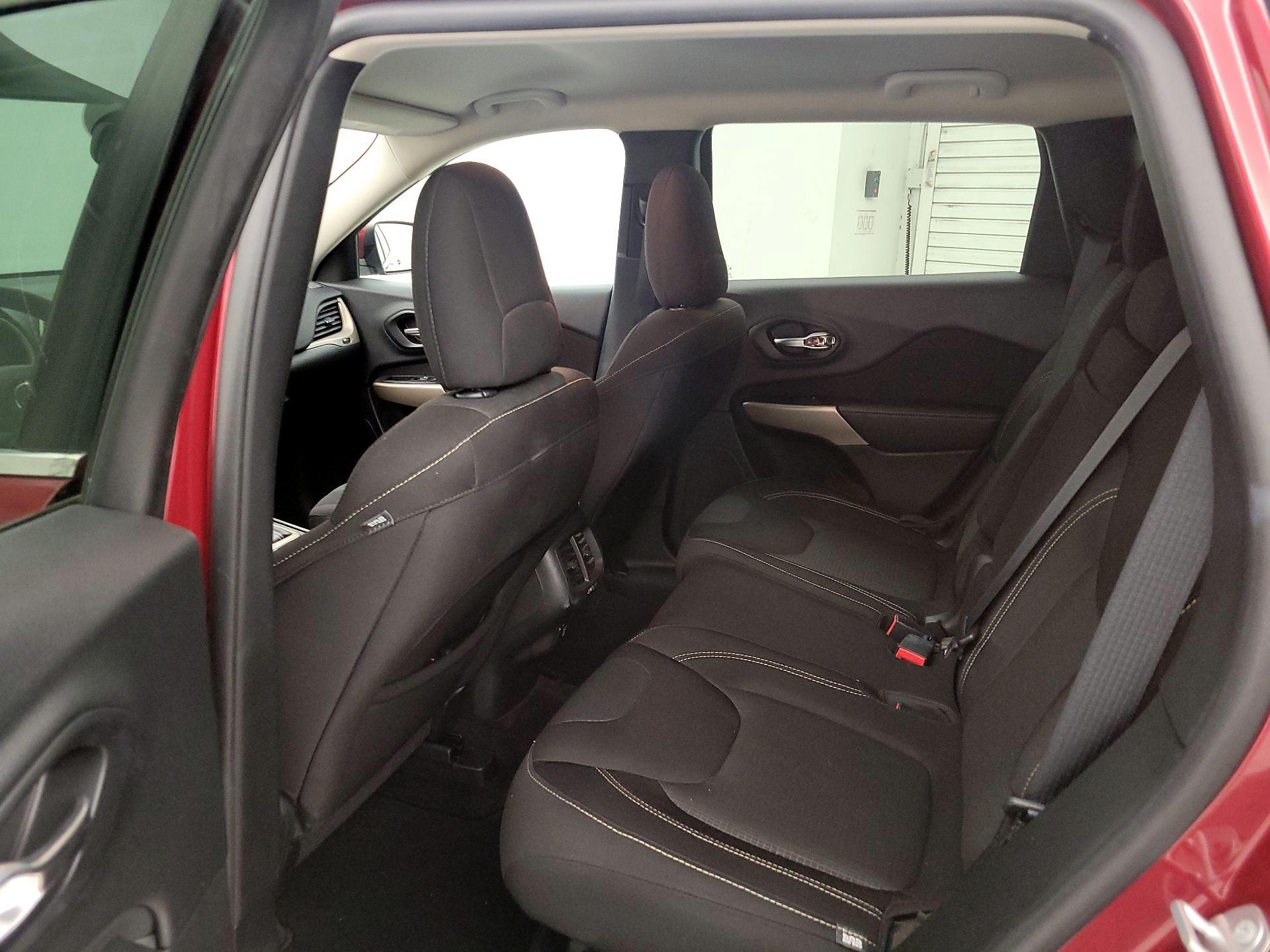 Thumbnail: 2017 Jeep Cherokee - 20