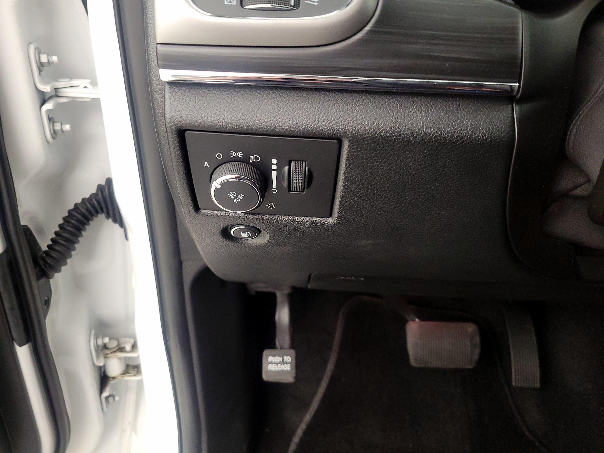 Thumbnail: 2022 Jeep Grand Cherokee - 13