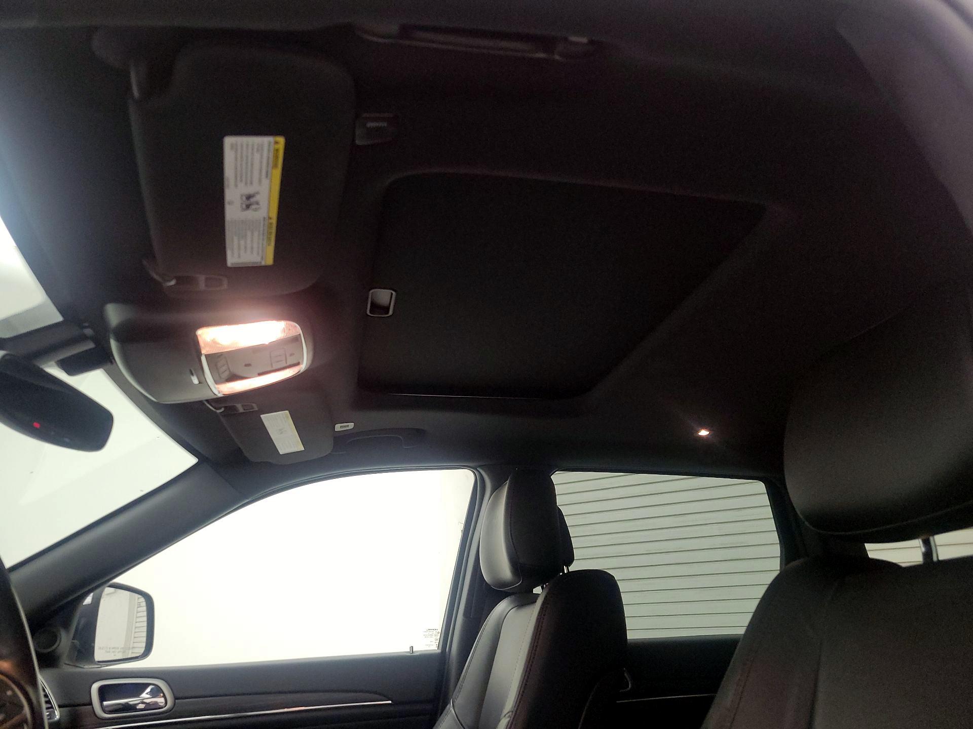 Thumbnail: 2022 Jeep Grand Cherokee - 19