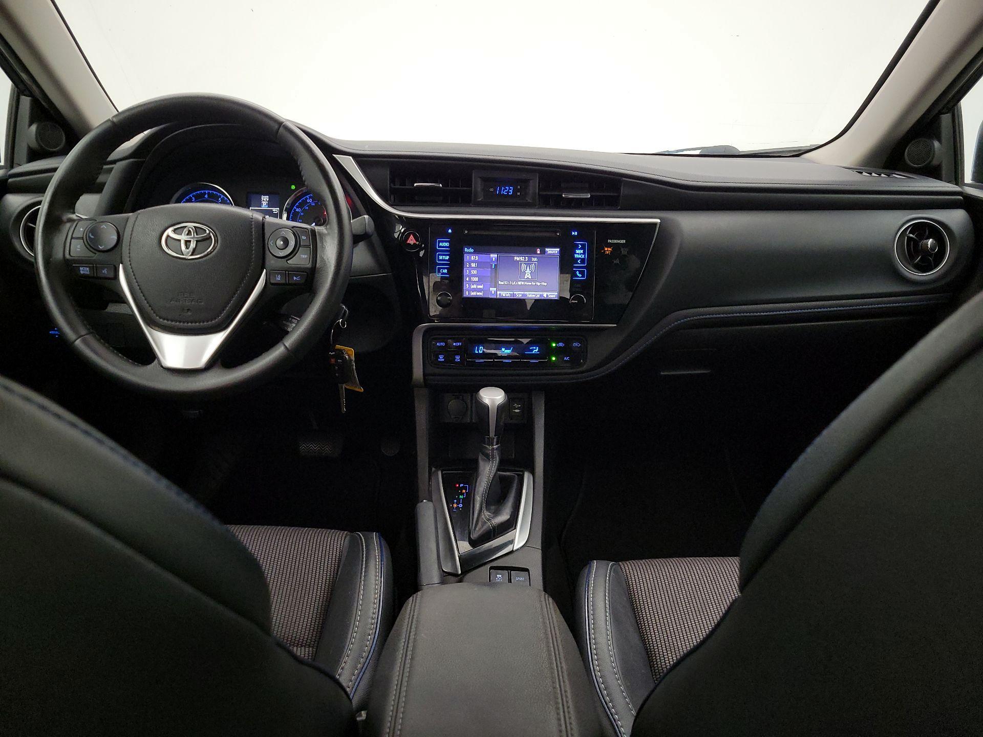 Thumbnail: 2017 Toyota Corolla - 9