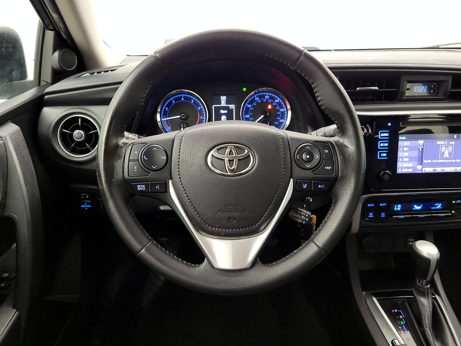 Thumbnail: 2017 Toyota Corolla - 10