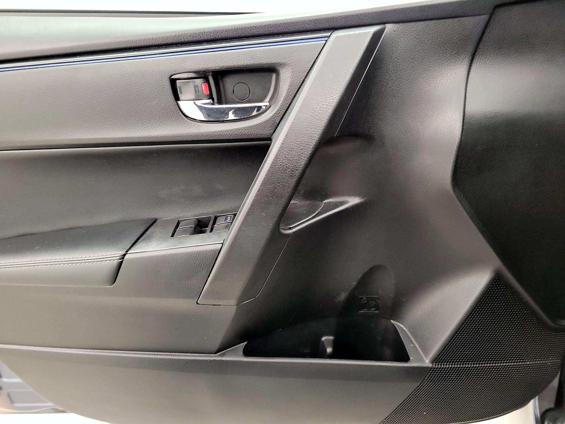 Thumbnail: 2017 Toyota Corolla - 12