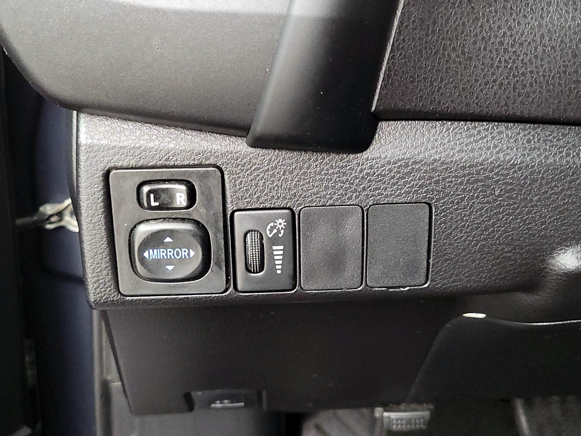 Thumbnail: 2017 Toyota Corolla - 13