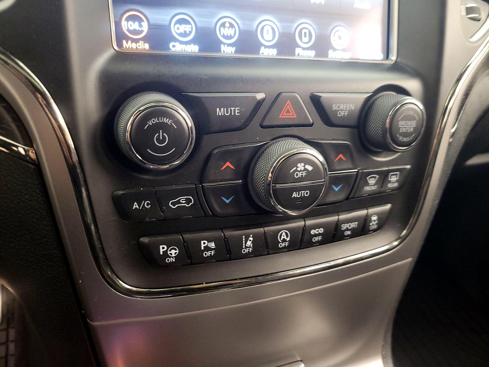 Thumbnail: 2018 Jeep Grand Cherokee - 16