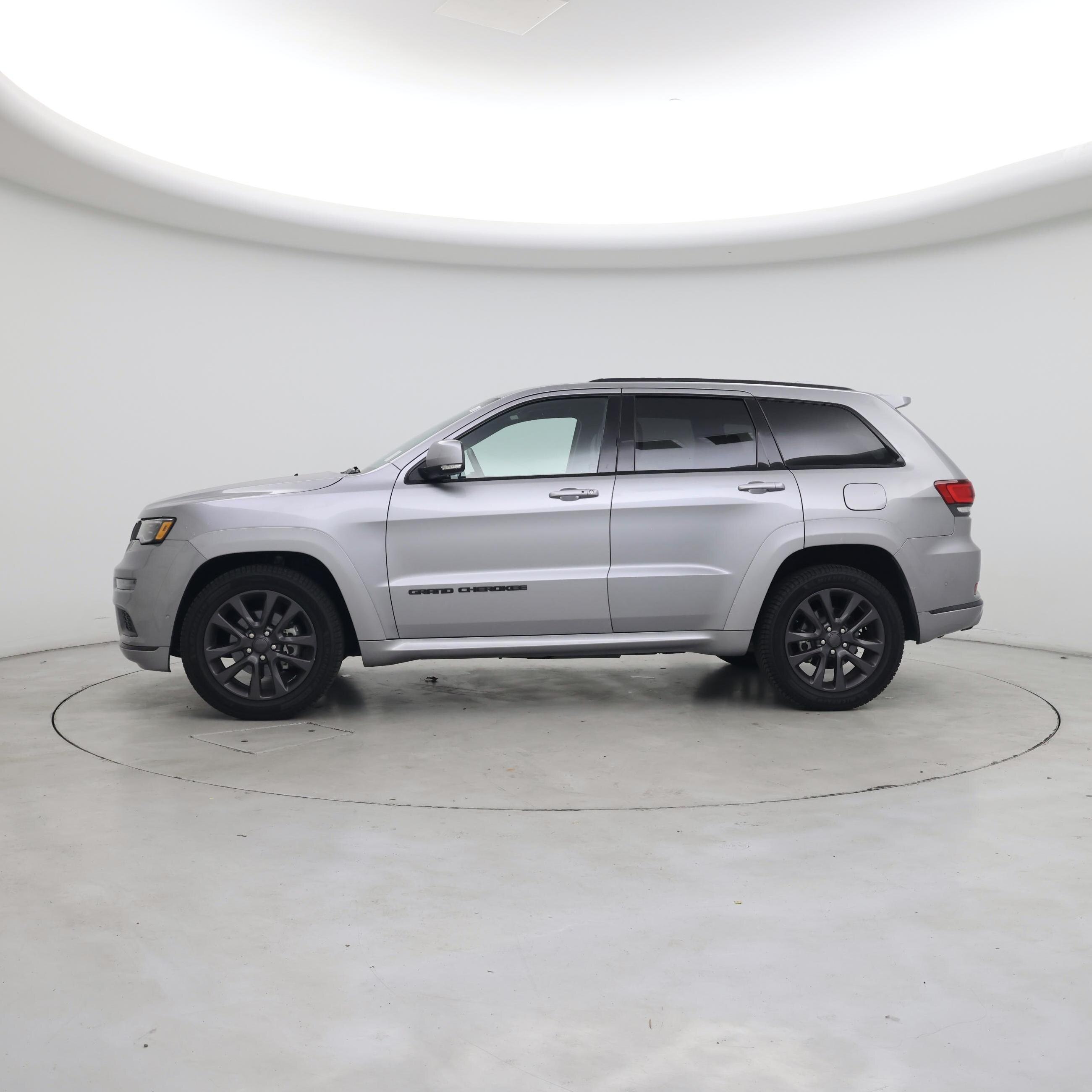 Thumbnail: 2018 Jeep Grand Cherokee - 3