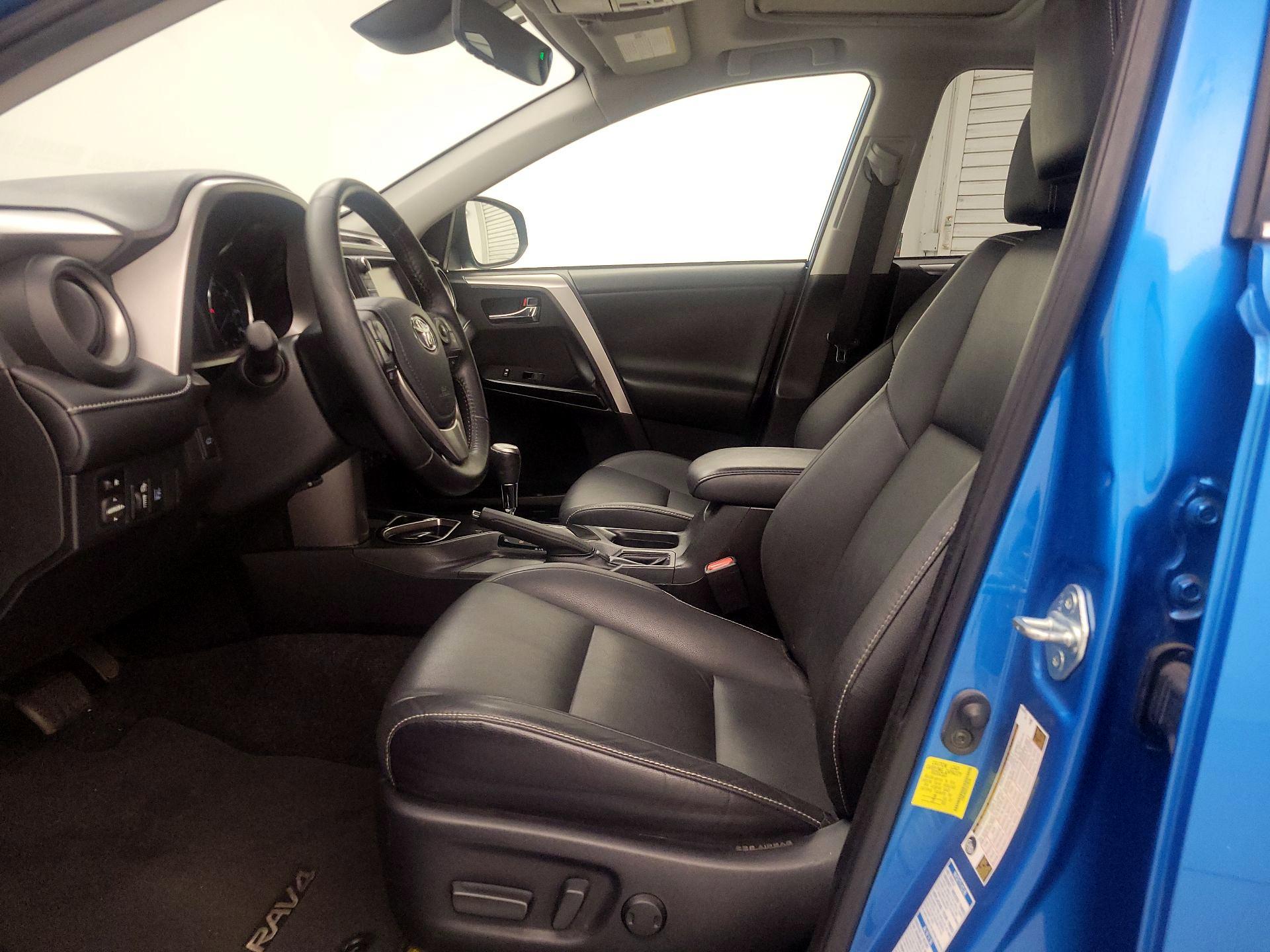 Thumbnail: 2018 Toyota RAV4 - 11