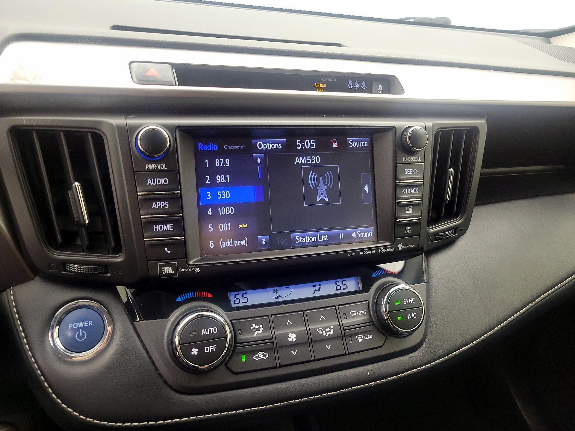 Thumbnail: 2018 Toyota RAV4 - 15