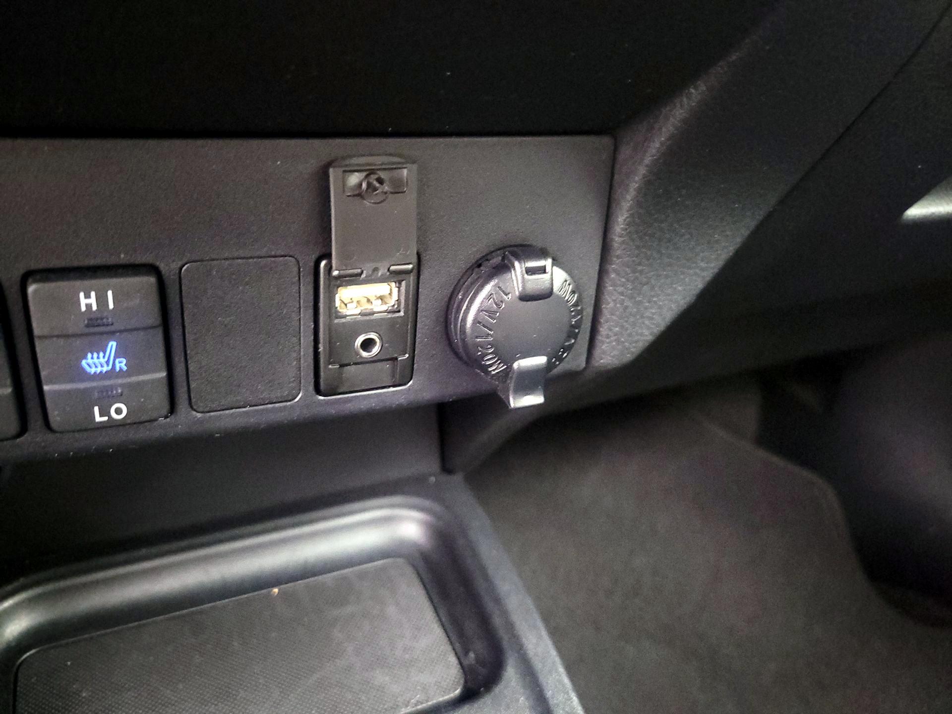 Thumbnail: 2018 Toyota RAV4 - 18