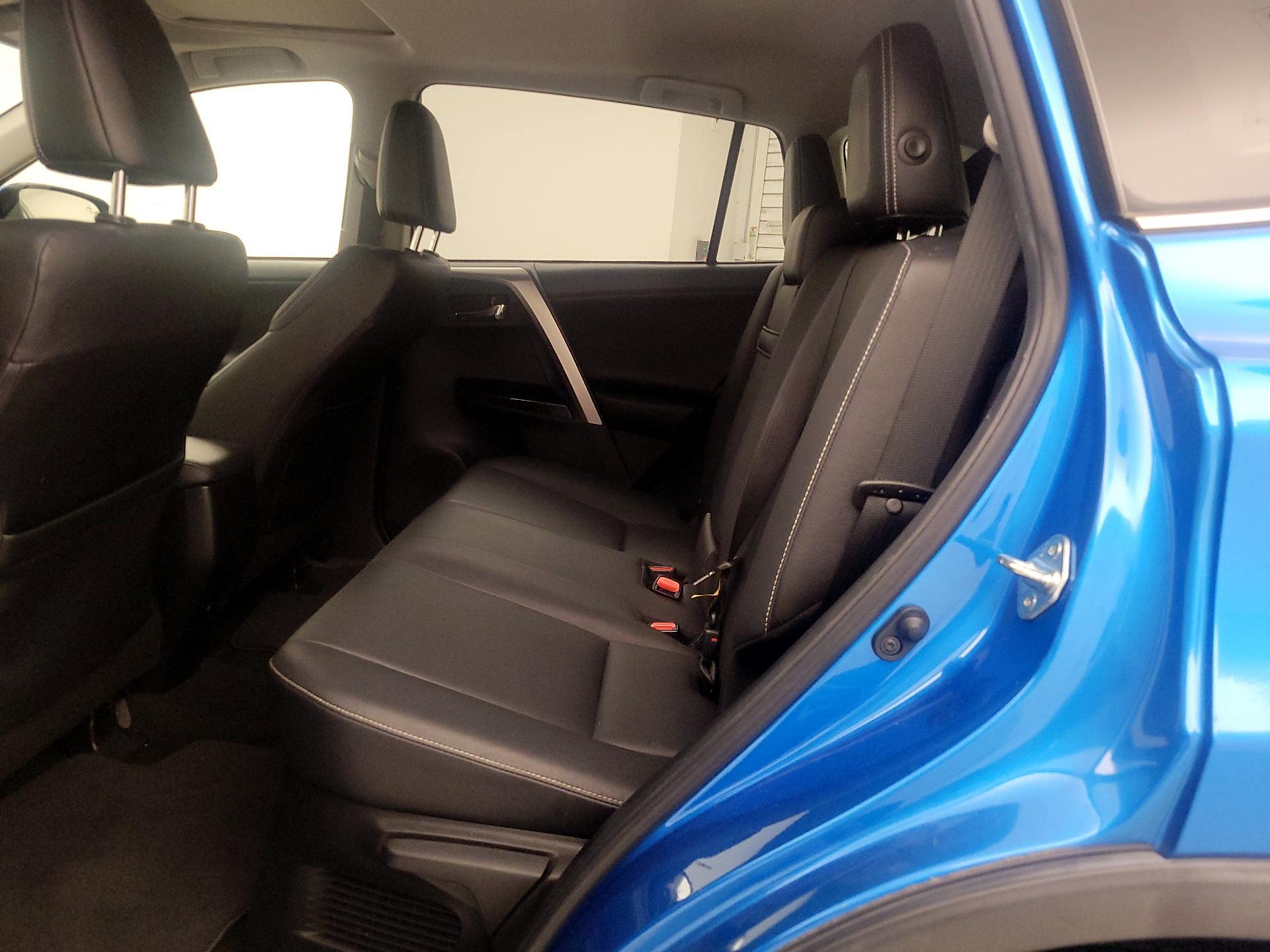 Thumbnail: 2018 Toyota RAV4 - 19