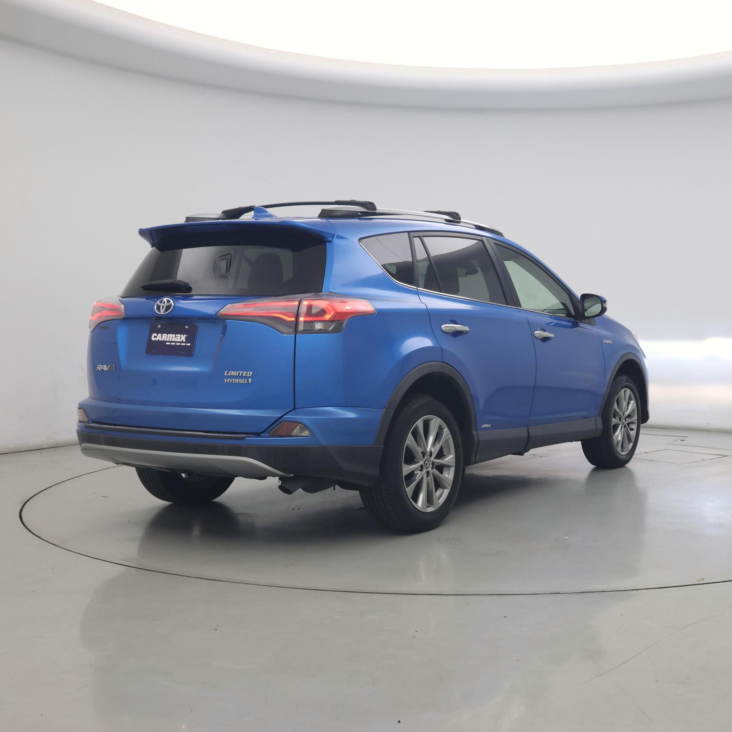 Thumbnail: 2018 Toyota RAV4 - 8