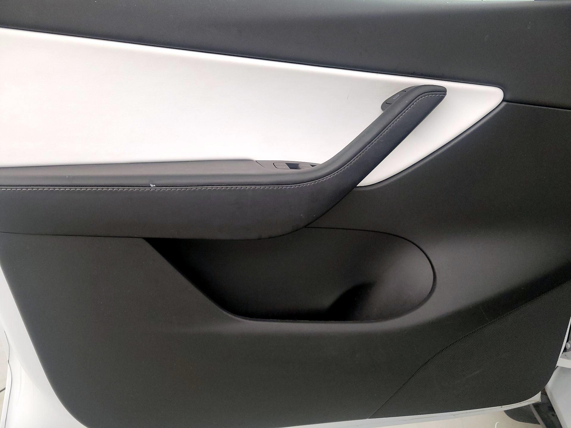 Thumbnail: 2022 Tesla Model Y - 12