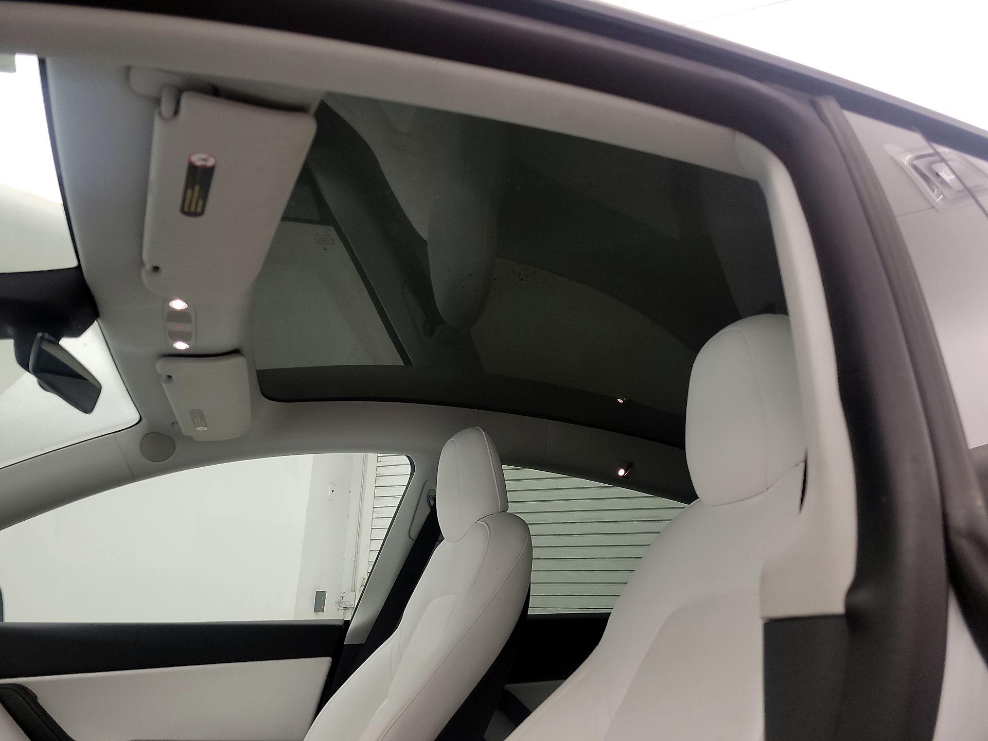 Thumbnail: 2022 Tesla Model Y - 18