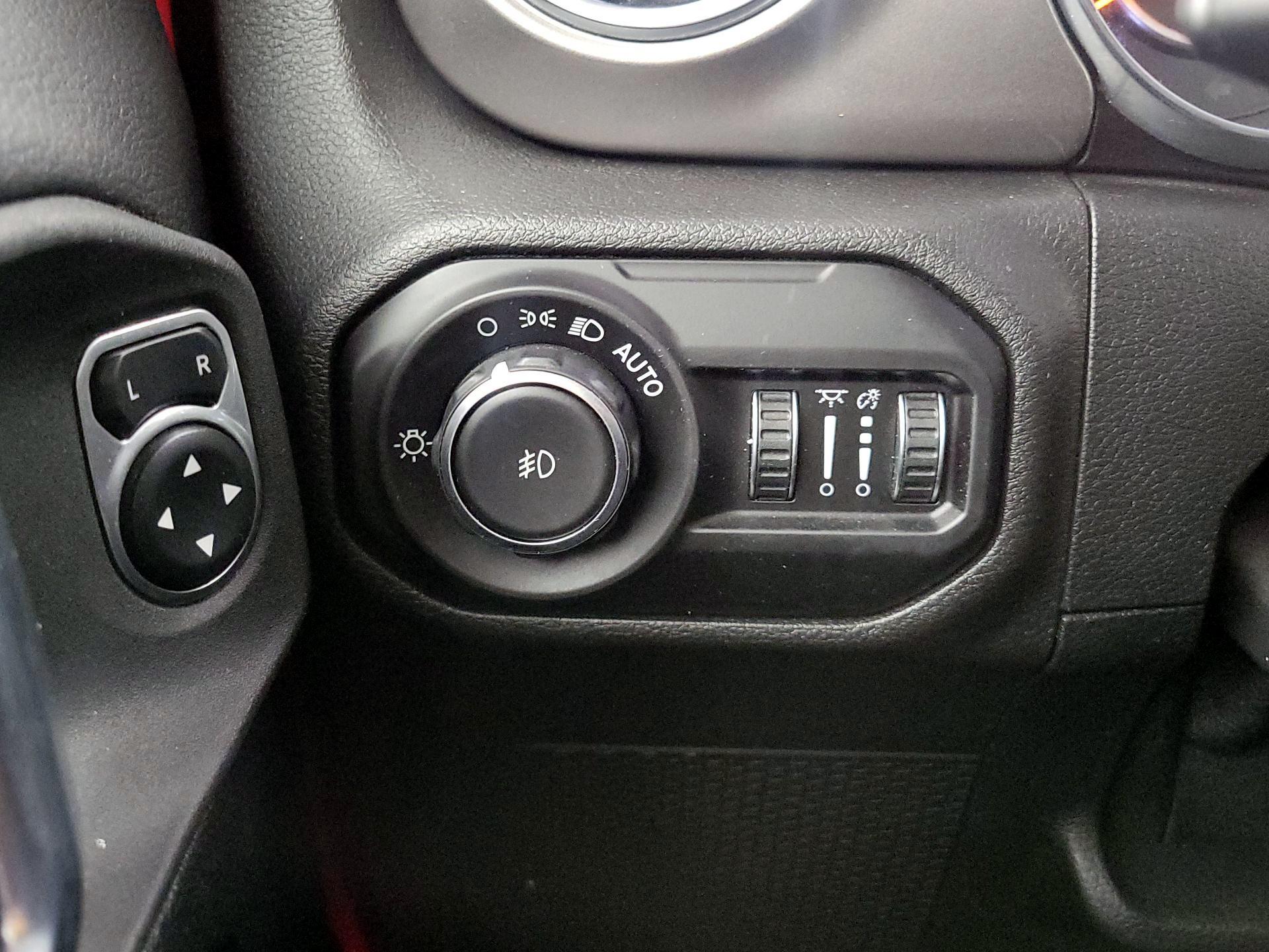 Thumbnail: 2021 Jeep Wrangler - 13