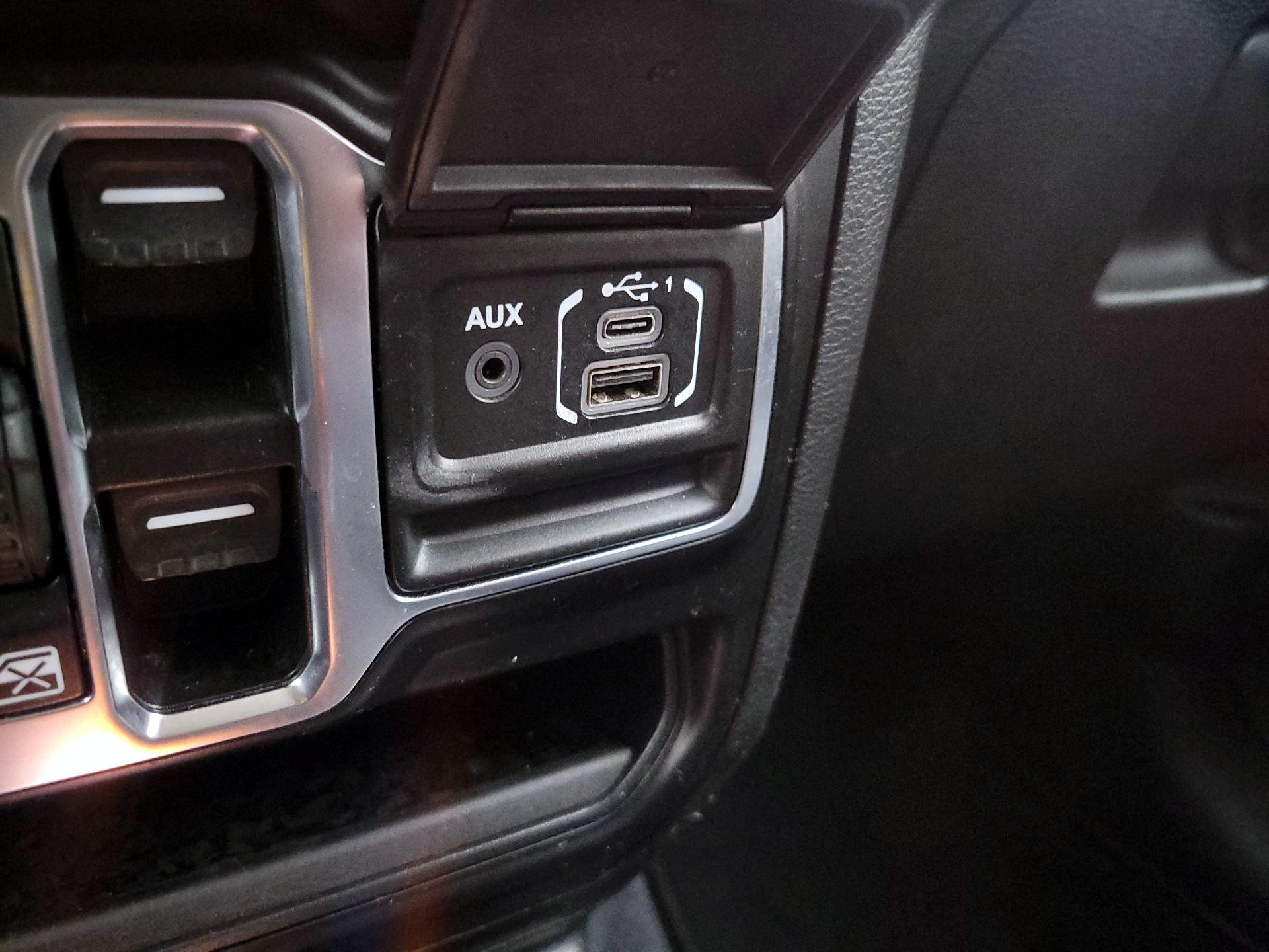 Thumbnail: 2021 Jeep Wrangler - 18