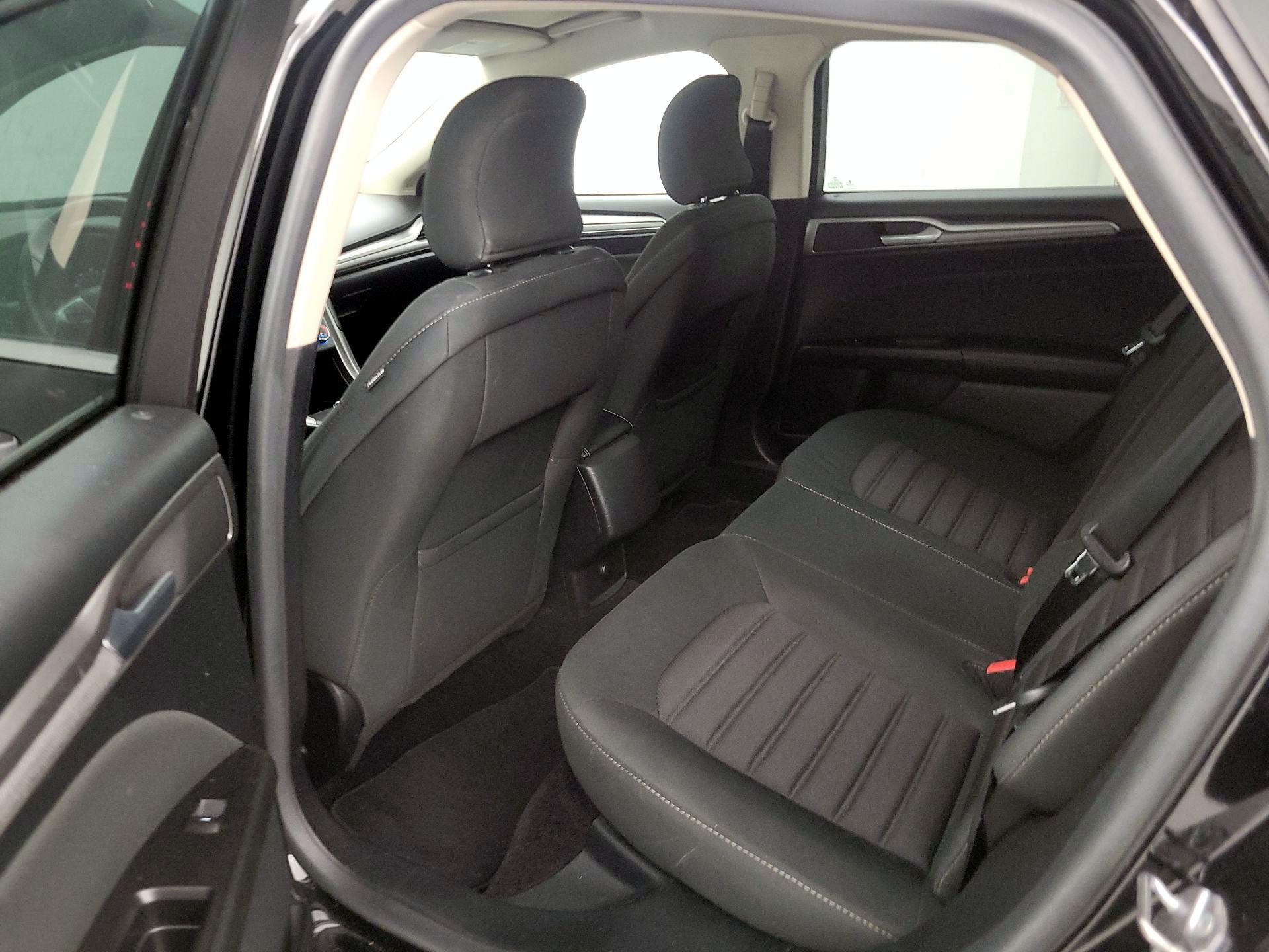 Thumbnail: 2017 Ford Fusion - 19