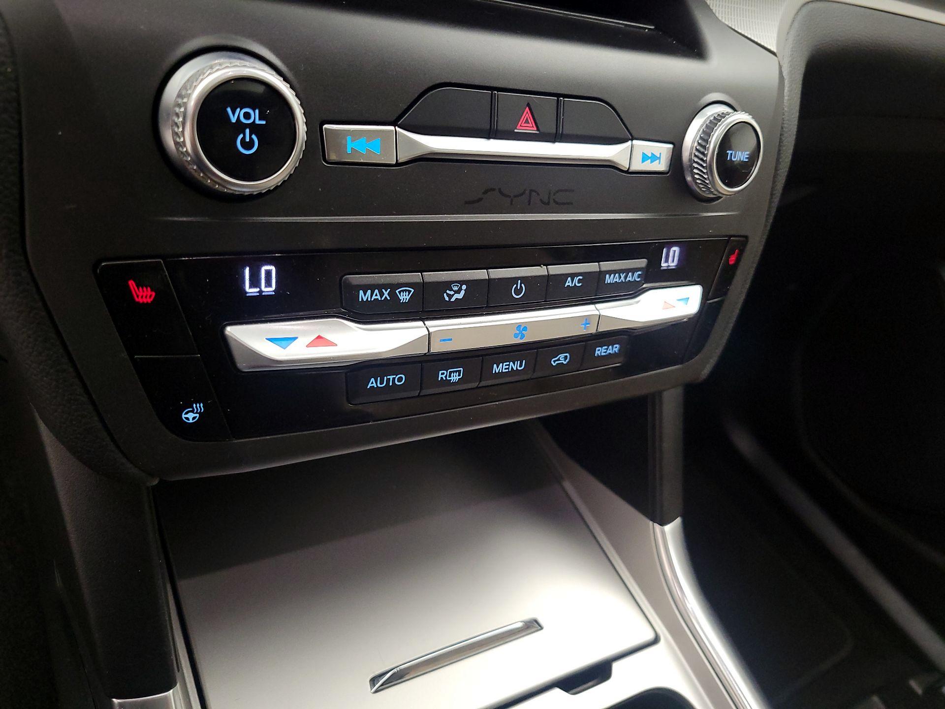 Thumbnail: 2020 Ford Explorer - 16