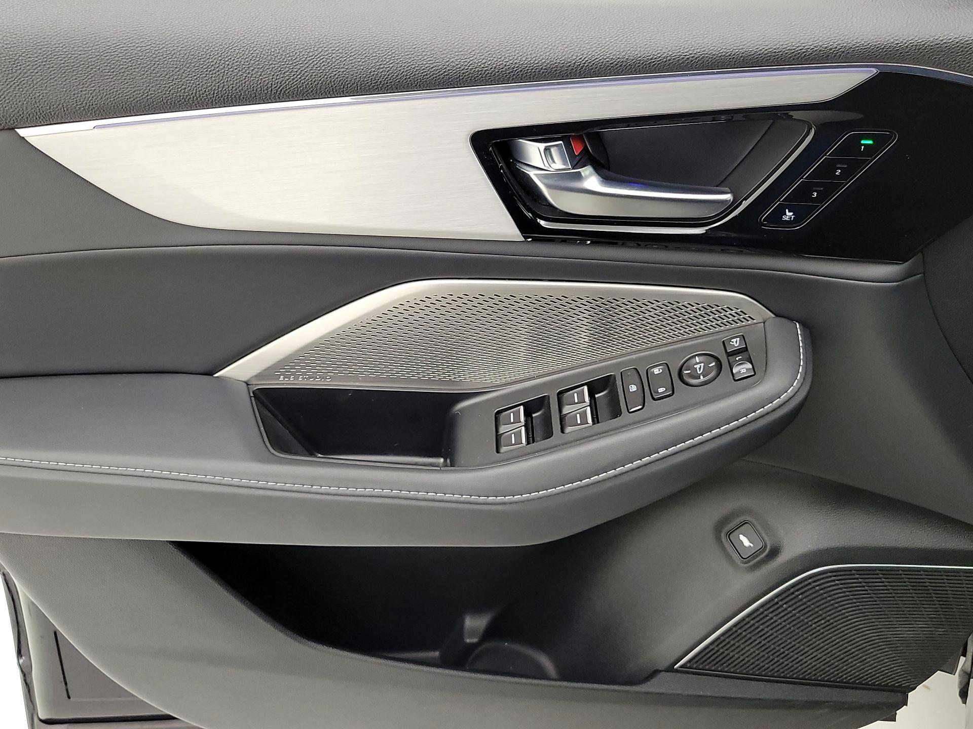 Thumbnail: 2023 Acura MDX - 12