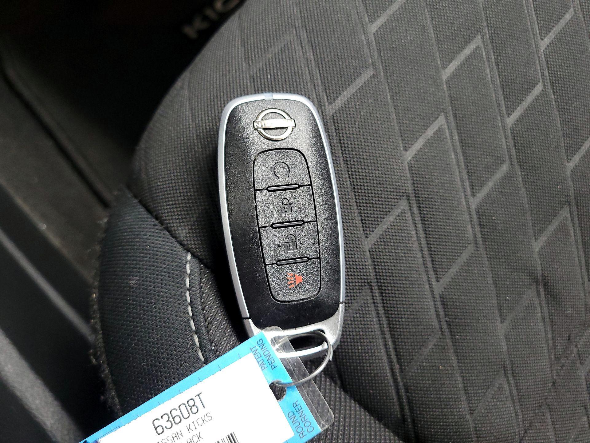 Thumbnail: 2023 Nissan Kicks - 18