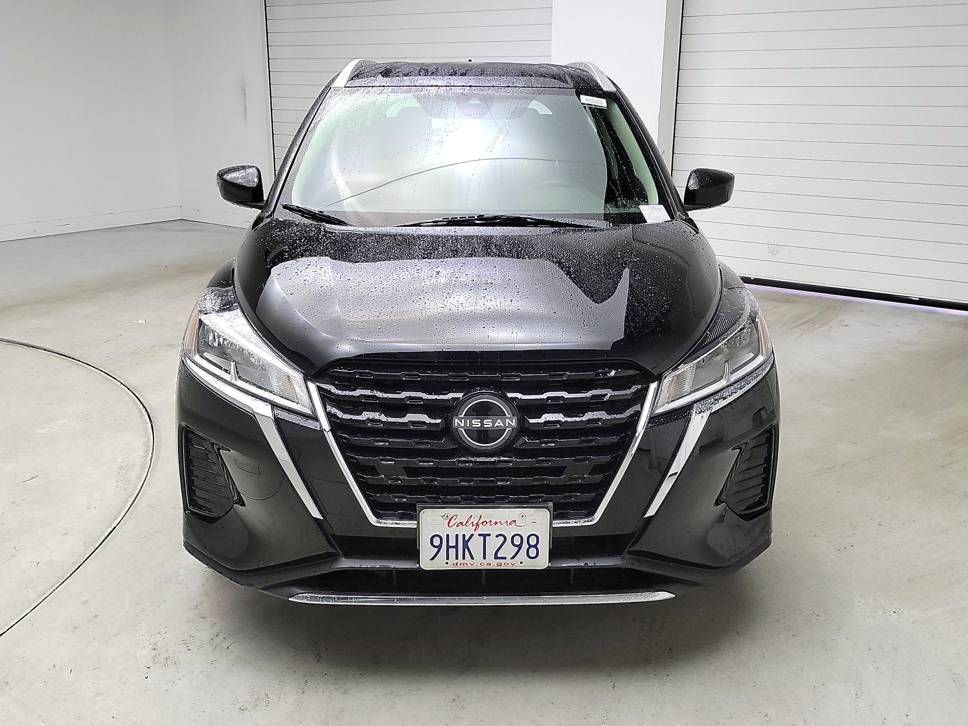 Thumbnail: 2023 Nissan Kicks - 2