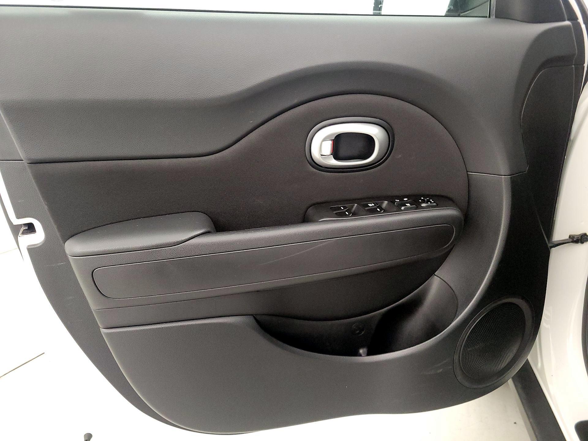 Thumbnail: 2016 Kia Soul - 12