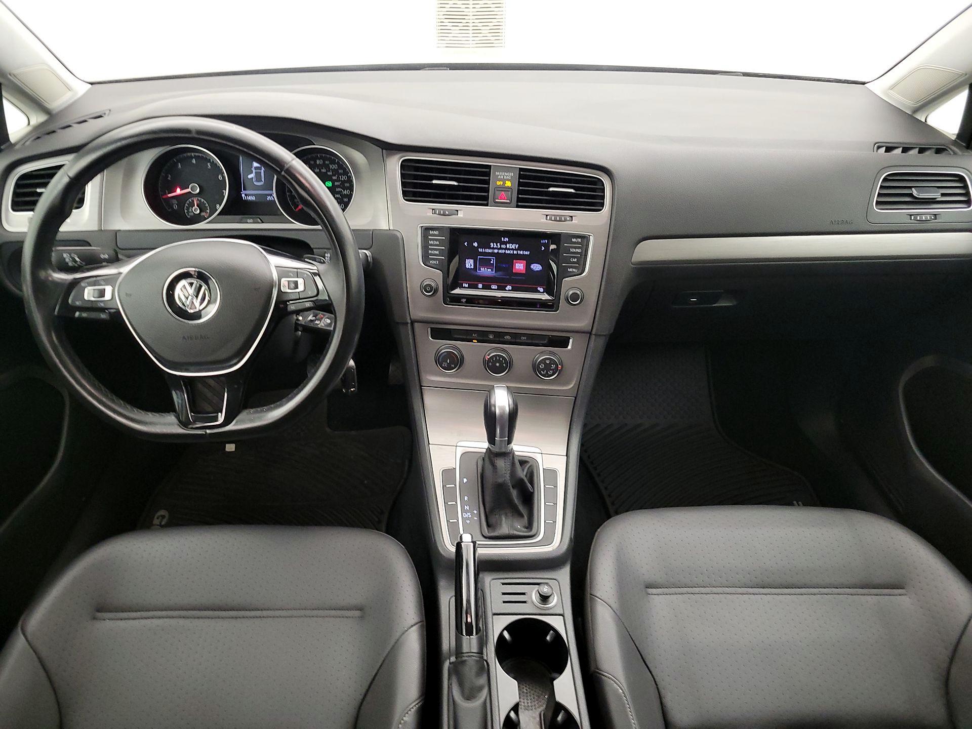 Thumbnail: 2015 Volkswagen Golf - 9