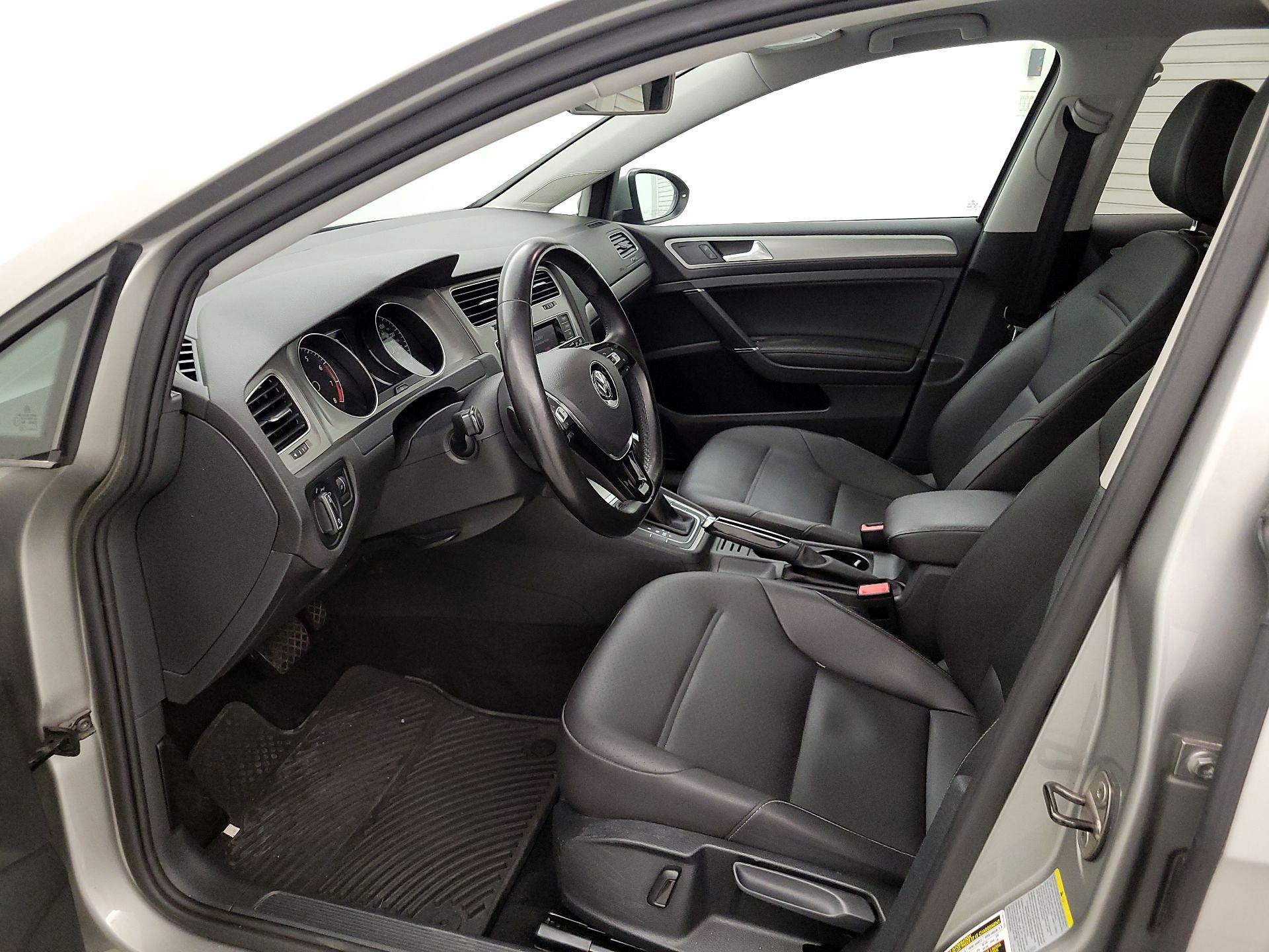 Thumbnail: 2015 Volkswagen Golf - 11