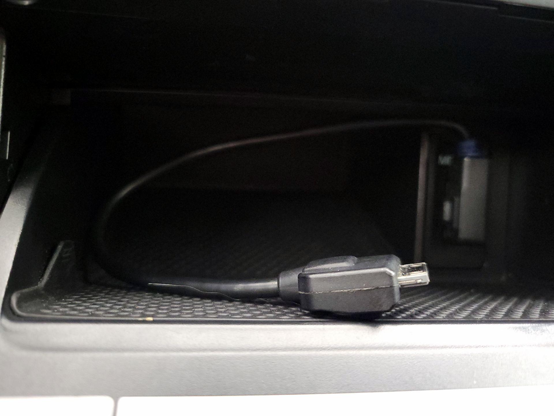 Thumbnail: 2015 Volkswagen Golf - 17