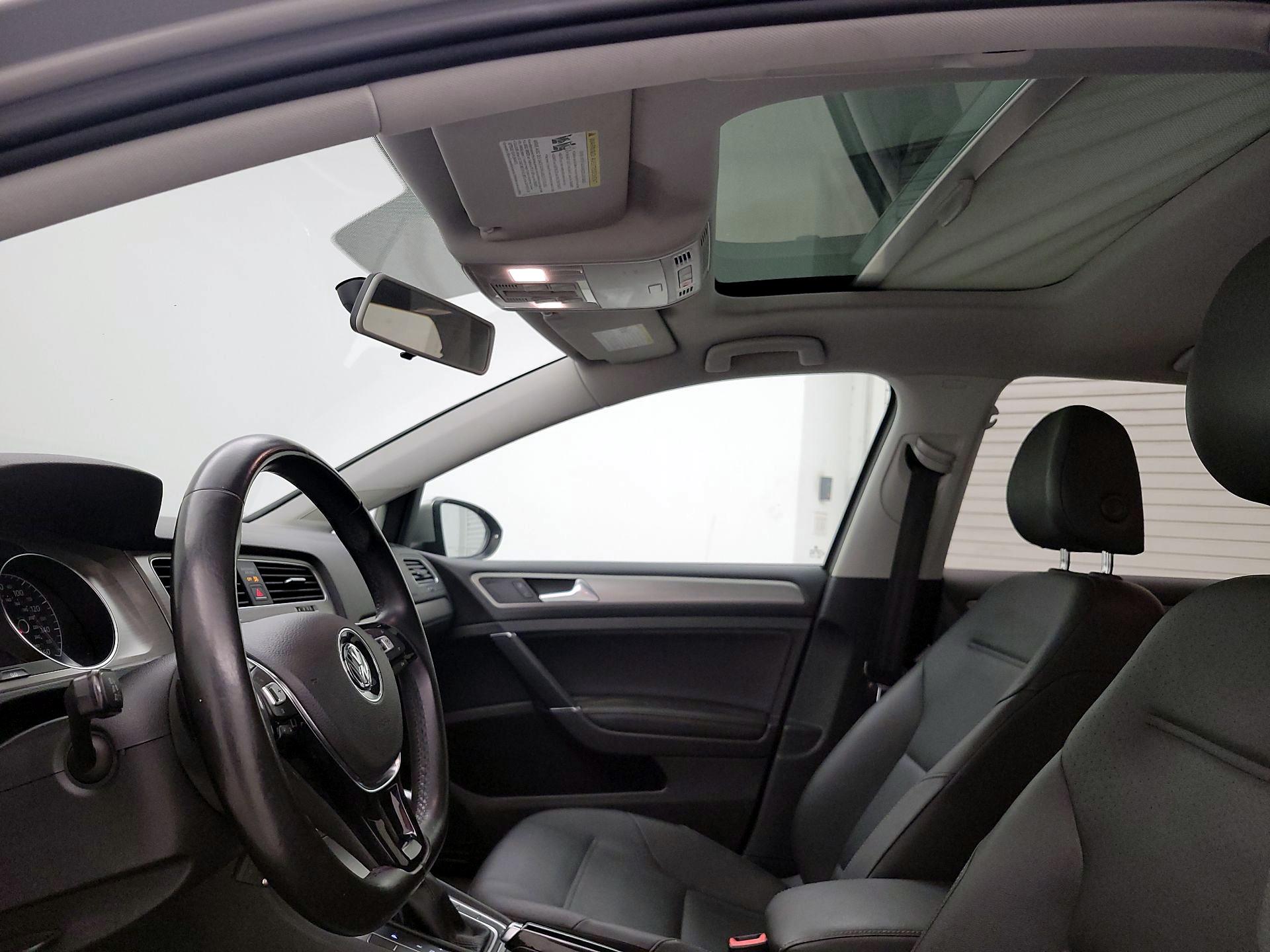 Thumbnail: 2015 Volkswagen Golf - 18