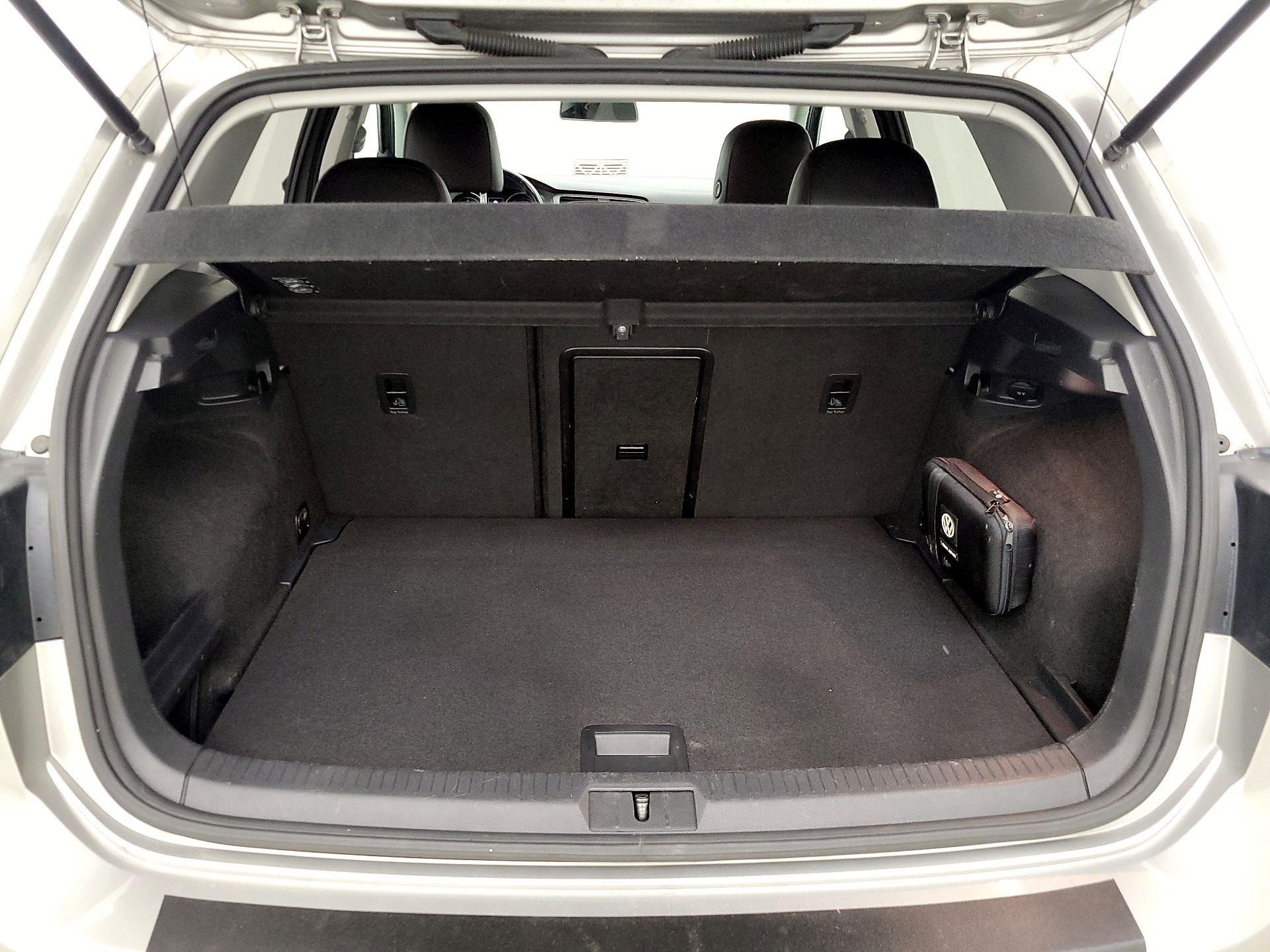 Thumbnail: 2015 Volkswagen Golf - 20