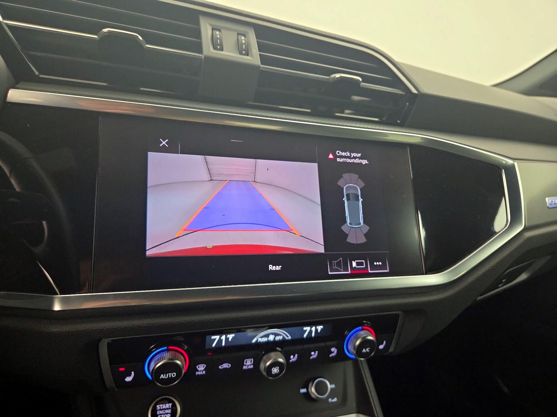 Thumbnail: 2021 Audi Q3 - 14