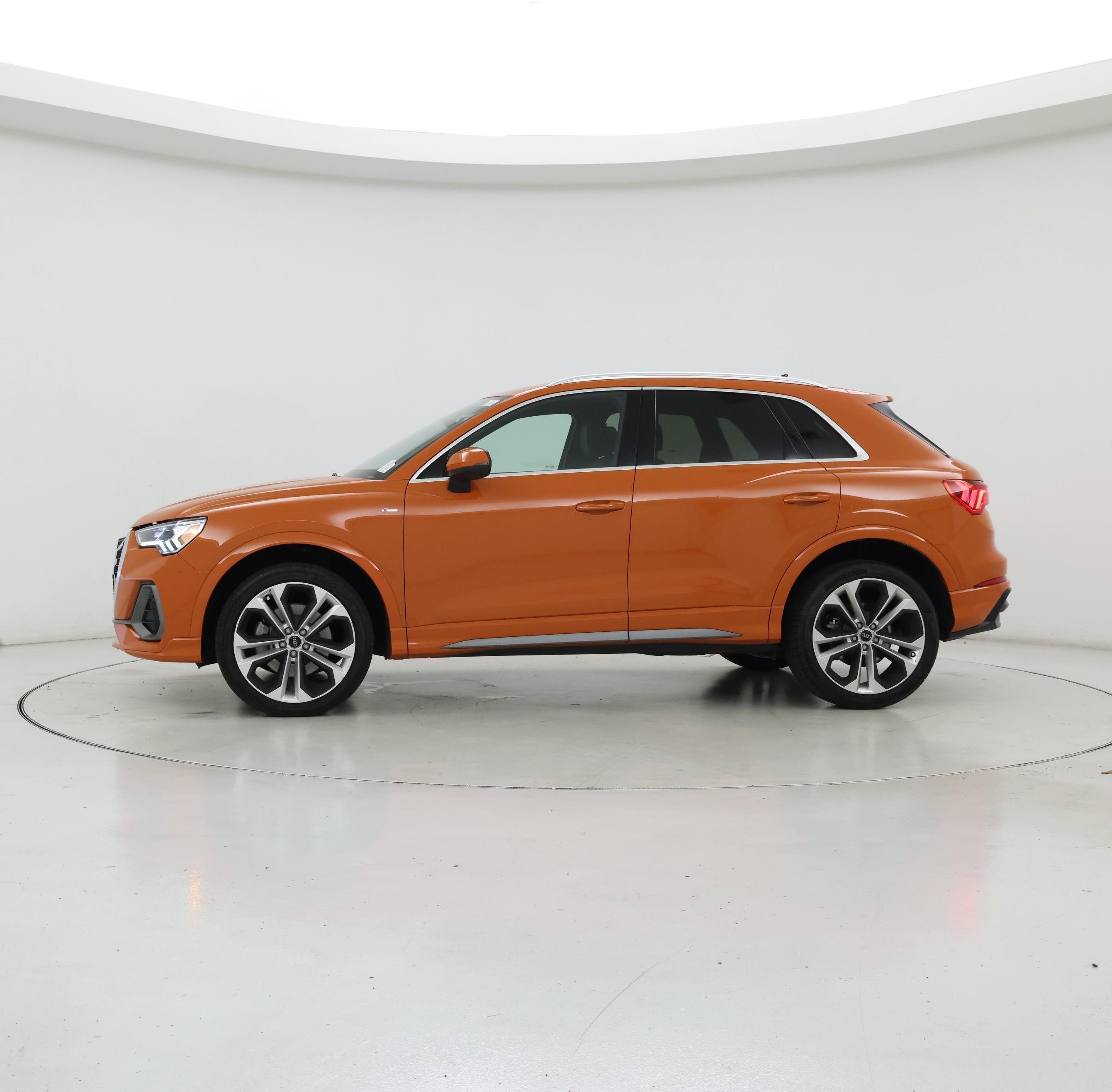 Thumbnail: 2021 Audi Q3 - 3