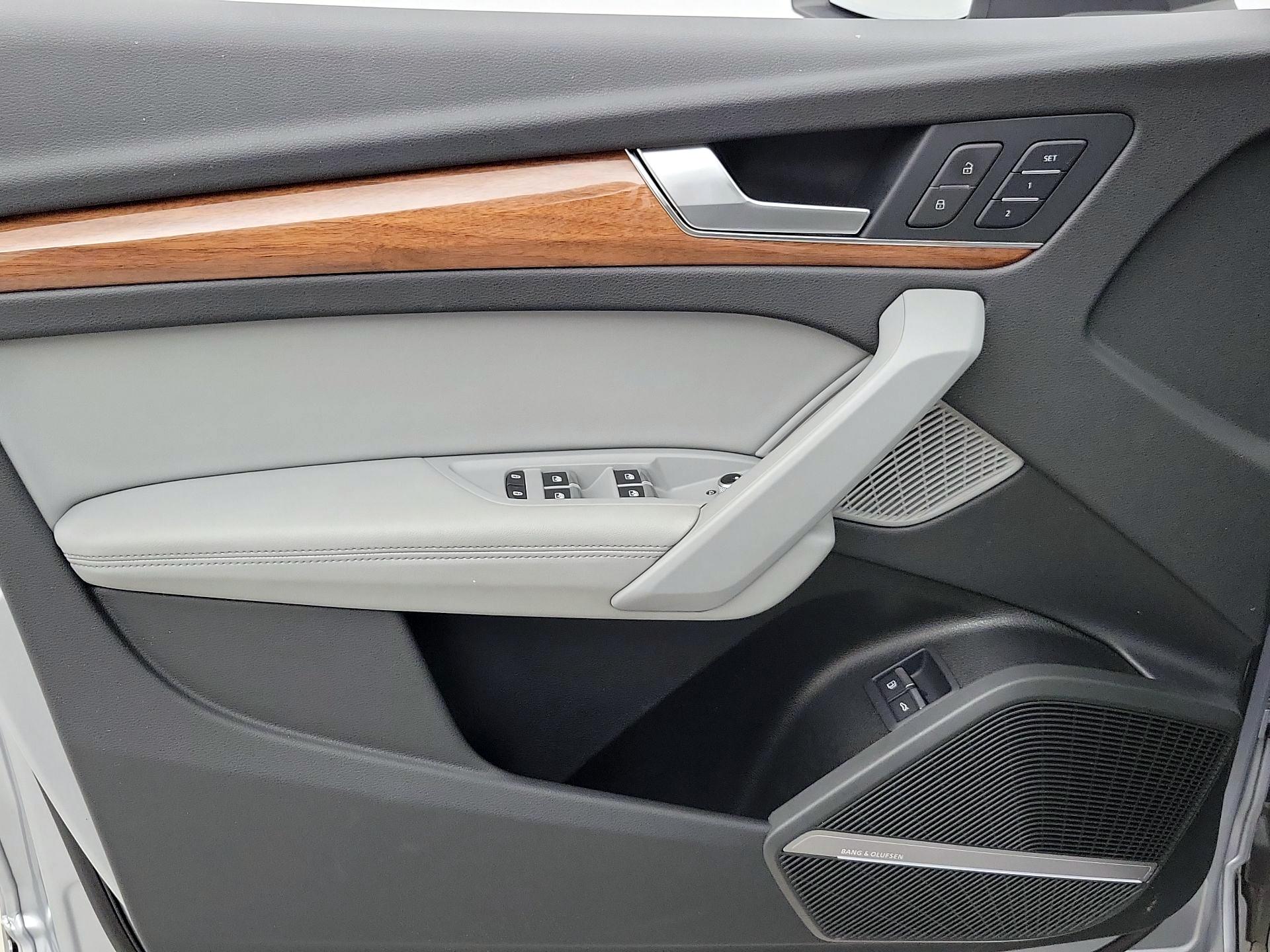 Thumbnail: 2023 Audi Q5 - 12