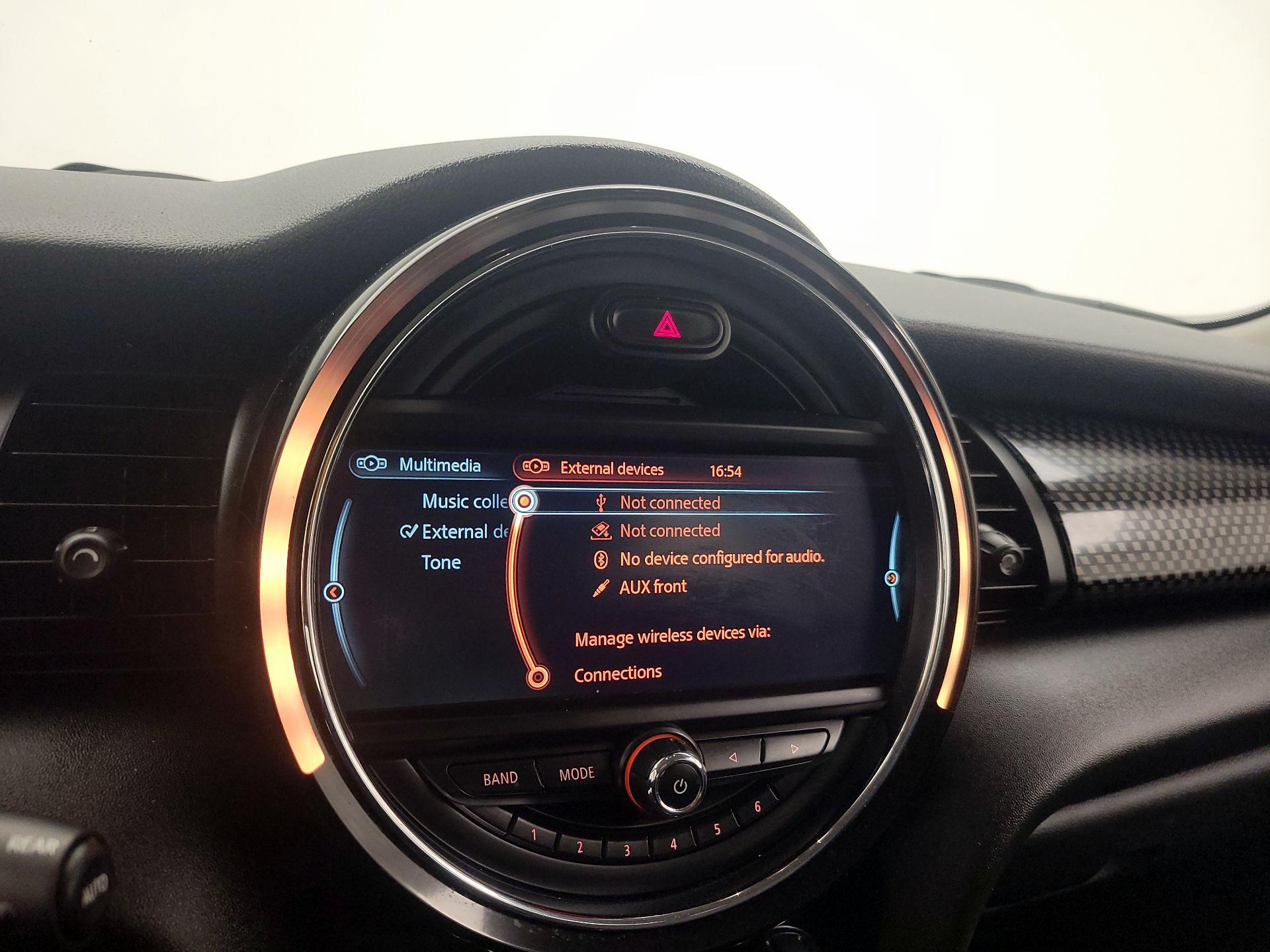 Thumbnail: 2016 MINI Cooper Hardtop - 14