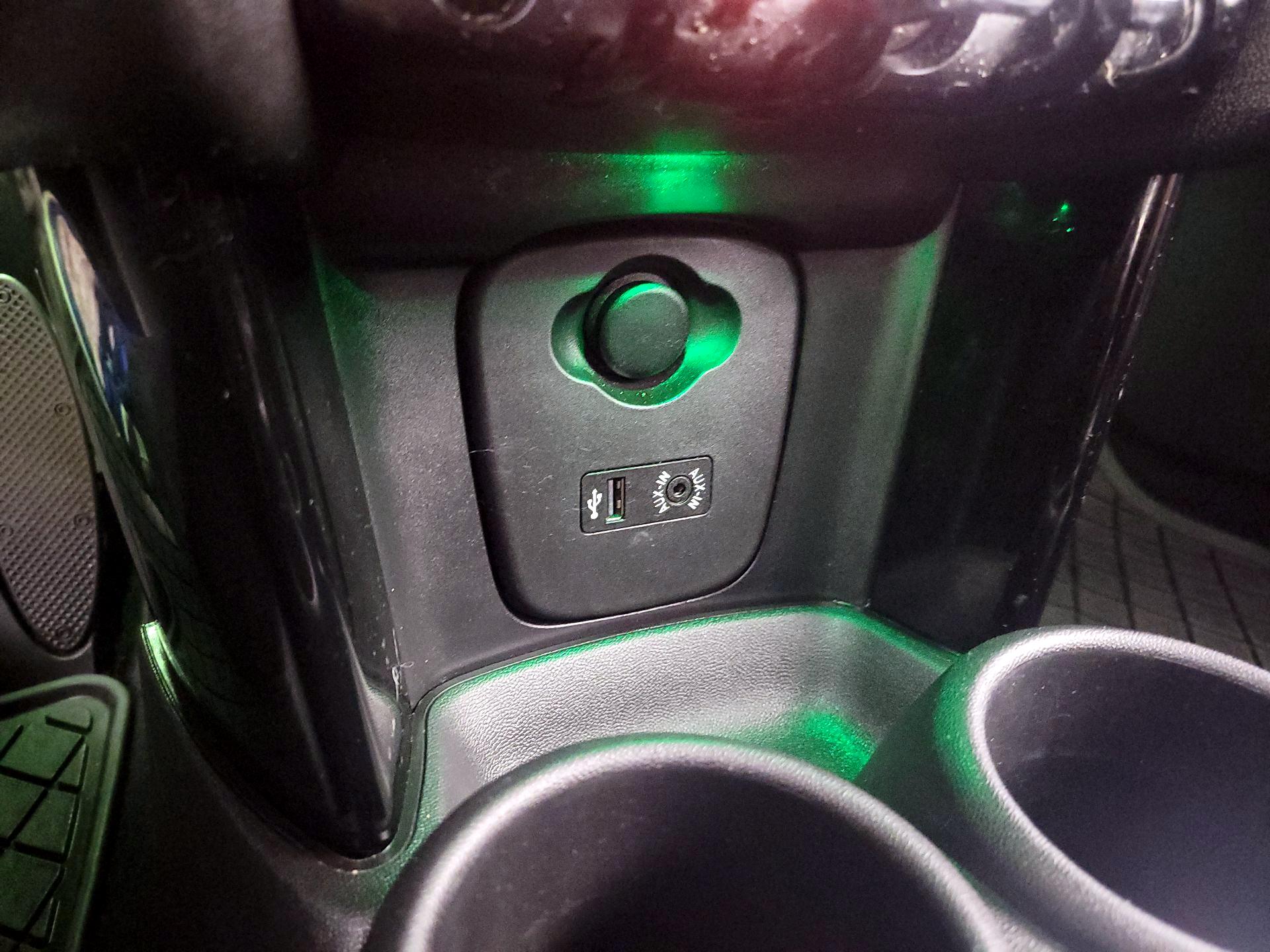 Thumbnail: 2016 MINI Cooper Hardtop - 17