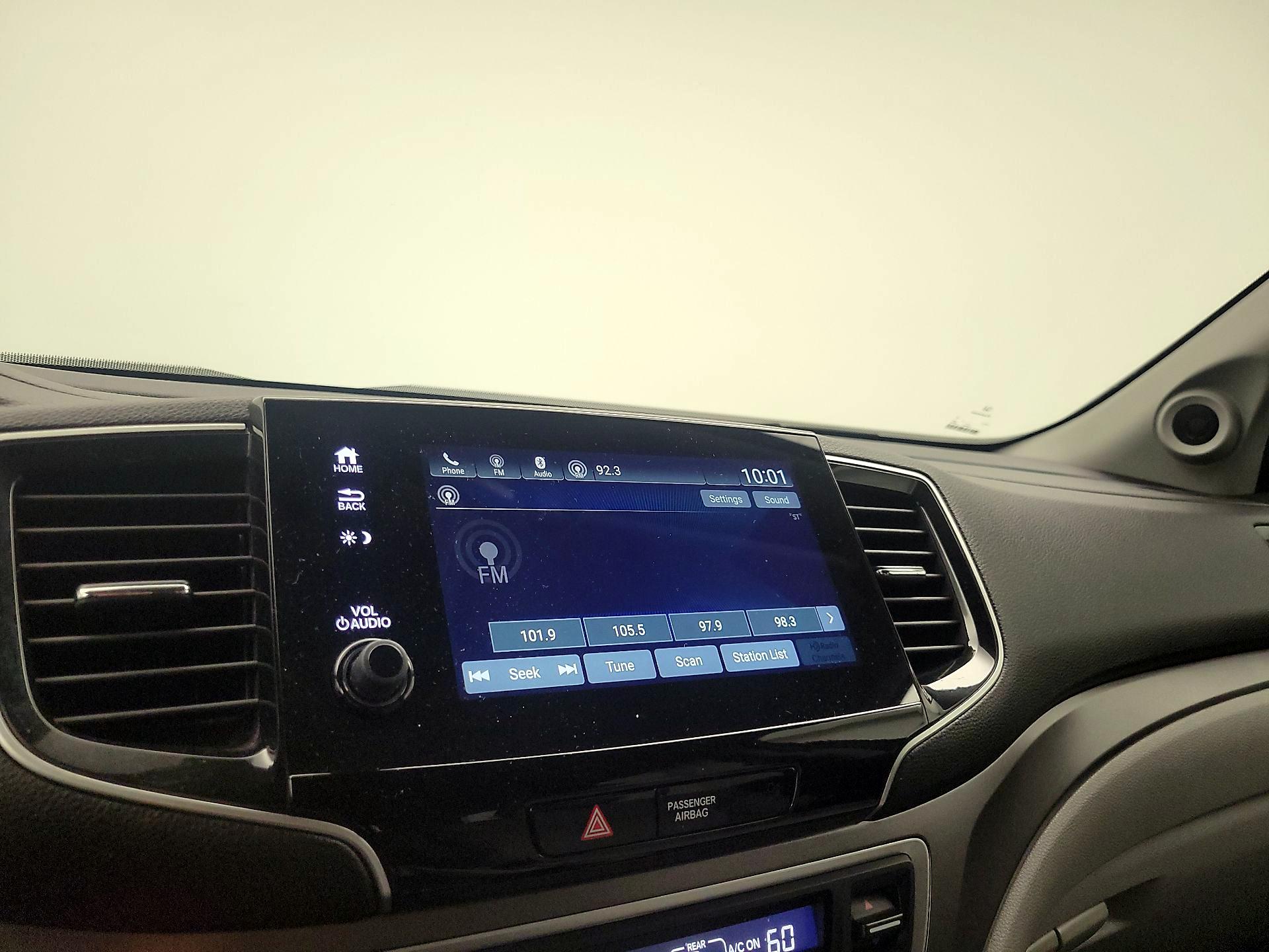 Thumbnail: 2020 Honda Pilot - 15