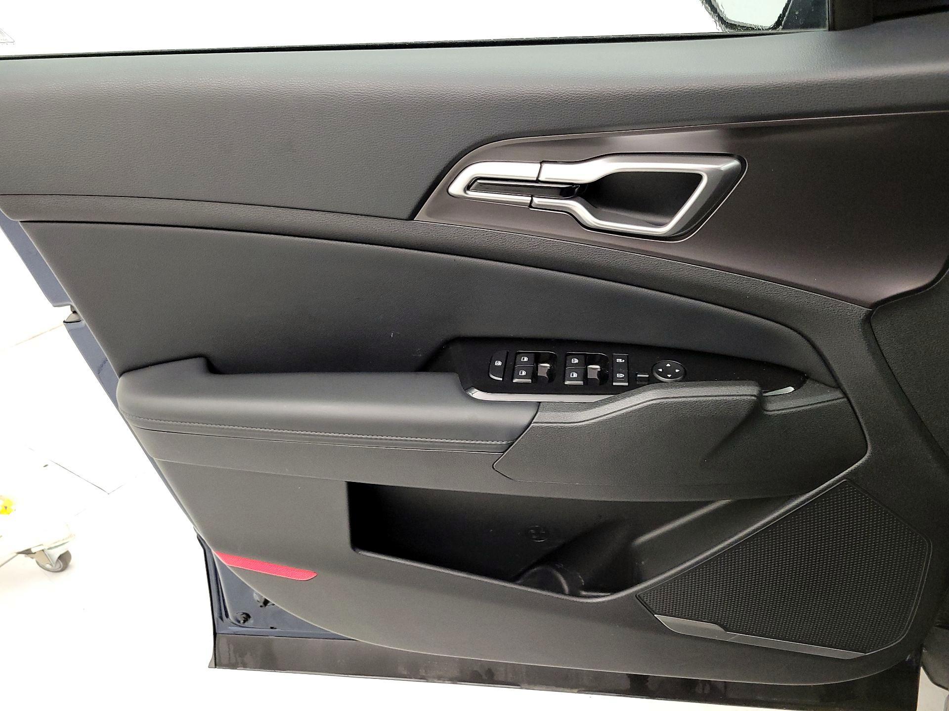 Thumbnail: 2023 Kia Sportage - 12