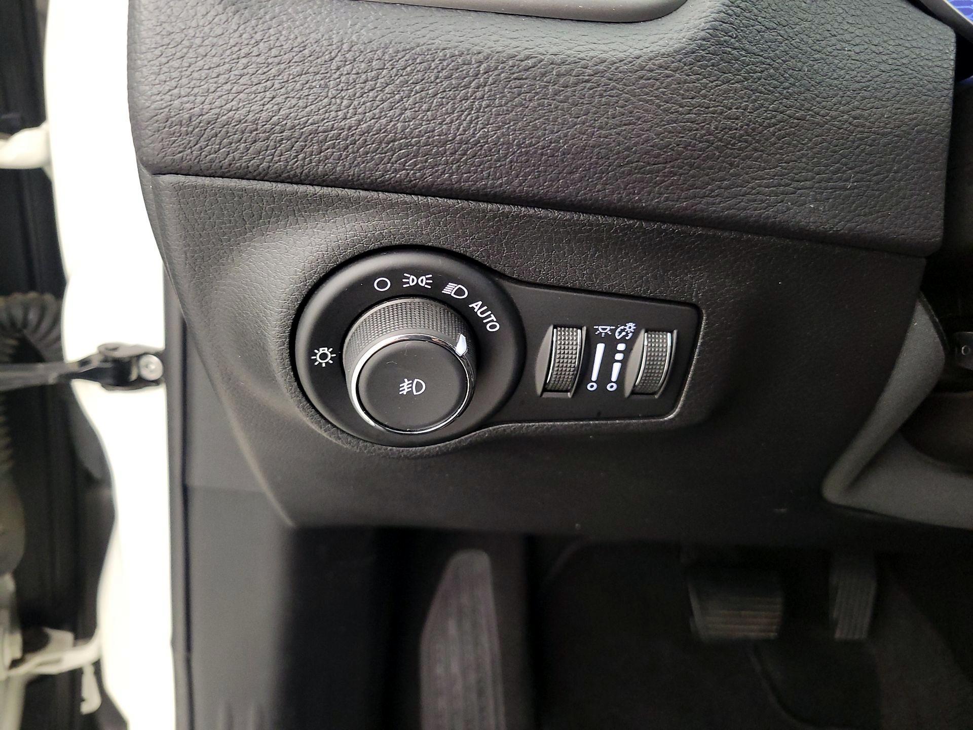 Thumbnail: 2018 Jeep Compass - 13